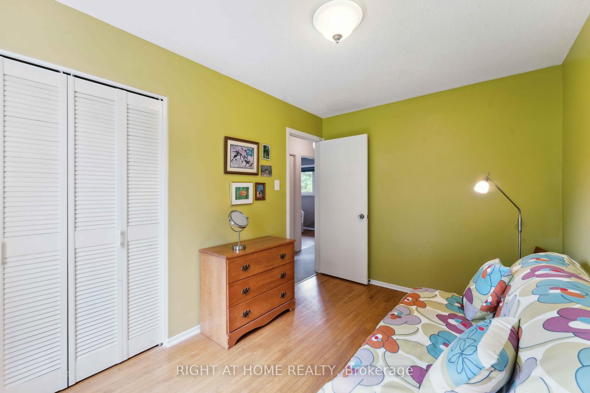 Photo 19 of 25 Chimo Drive, Ottawa, Kanata - Katimavik — HOMEH