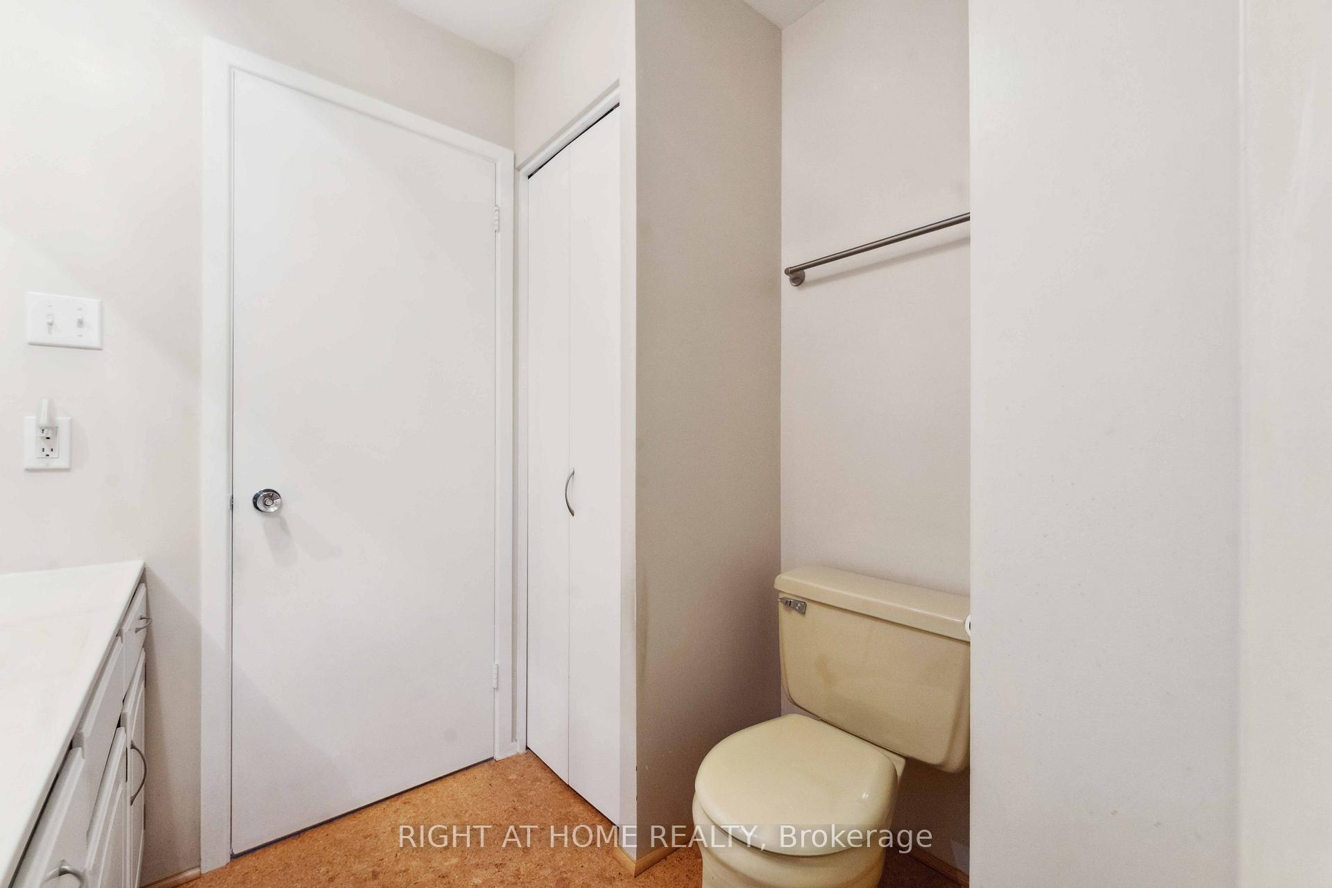 Photo 21 of 25 Chimo Drive, Ottawa, Kanata - Katimavik — HOMEH