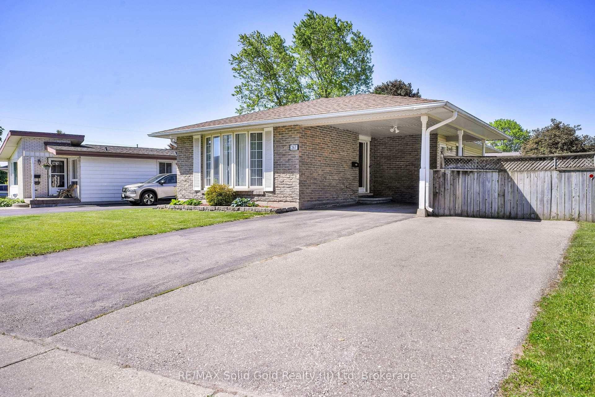 Photo 2 of 267 Kingswood Drive, Kitchener — HOMEH