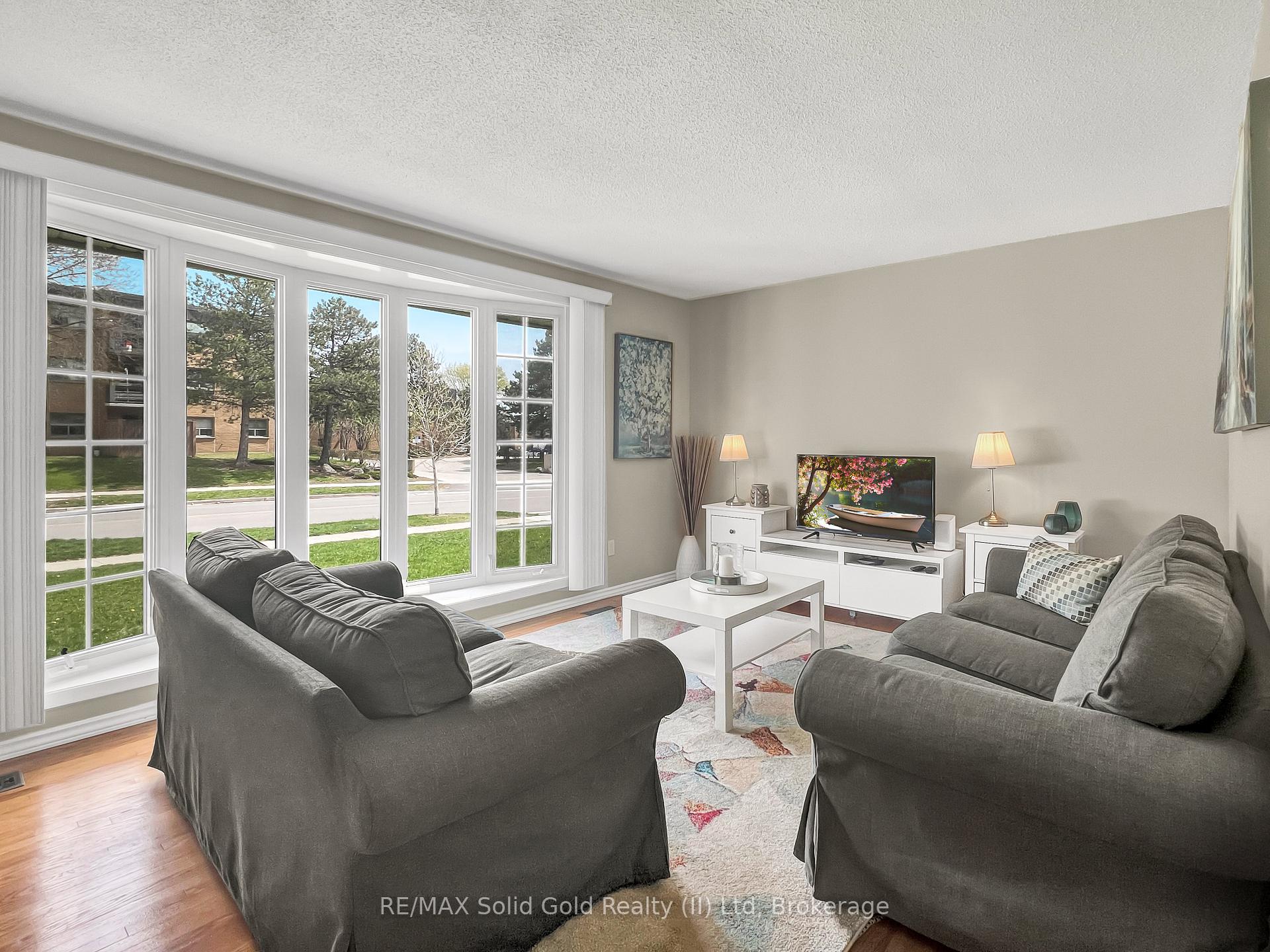 Photo 4 of 267 Kingswood Drive, Kitchener — HOMEH
