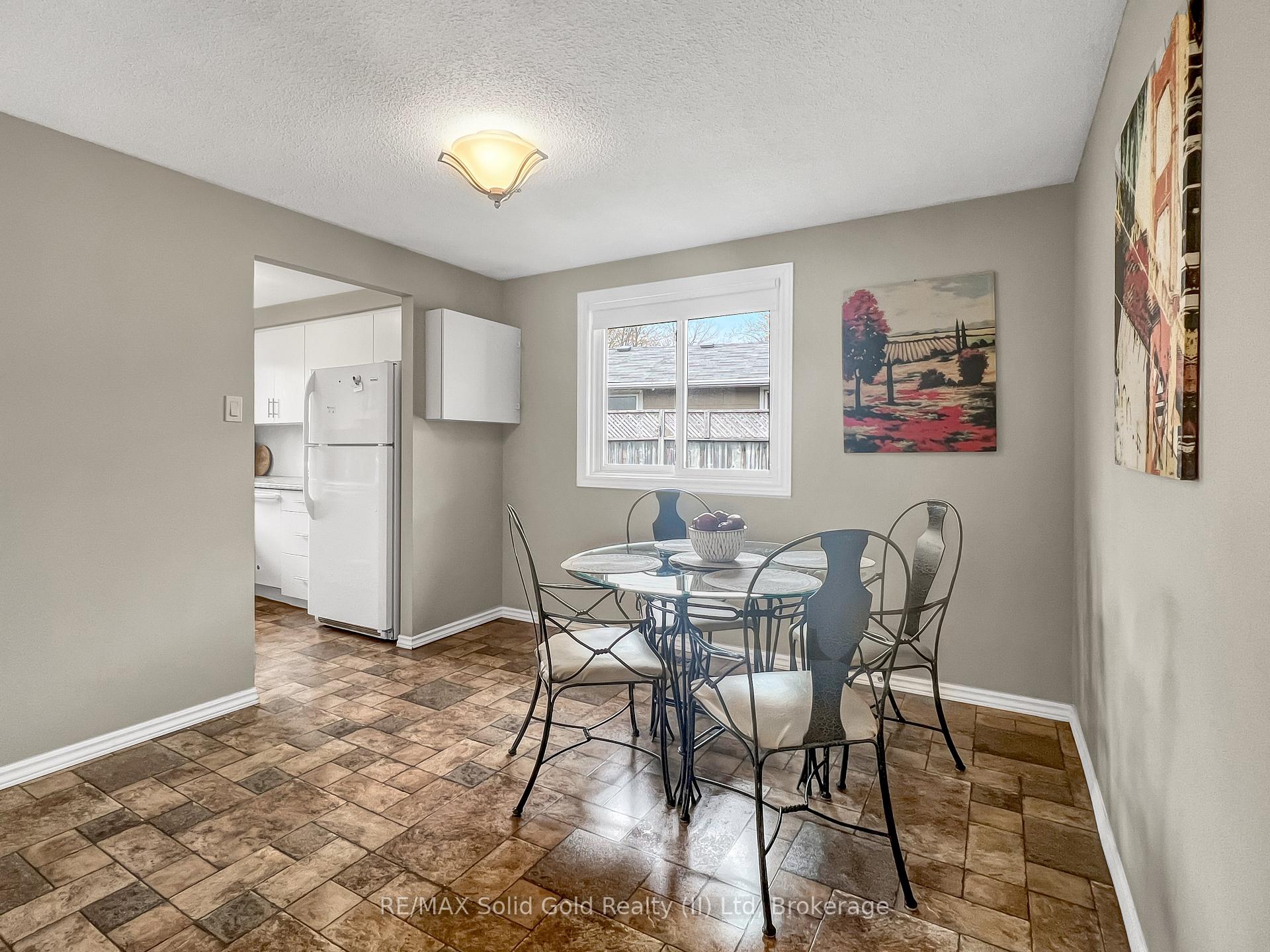 Photo 7 of 267 Kingswood Drive, Kitchener — HOMEH