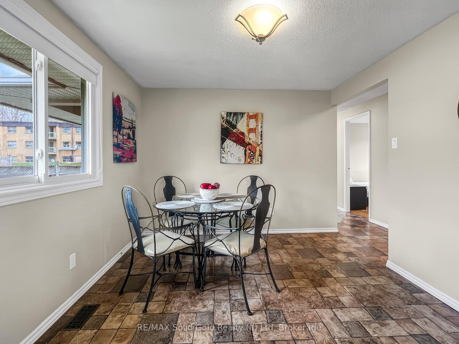 Photo 8 of 267 Kingswood Drive, Kitchener — HOMEH