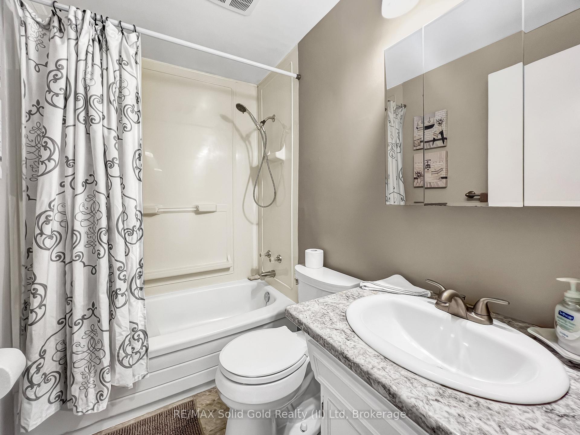 Photo 17 of 267 Kingswood Drive, Kitchener — HOMEH