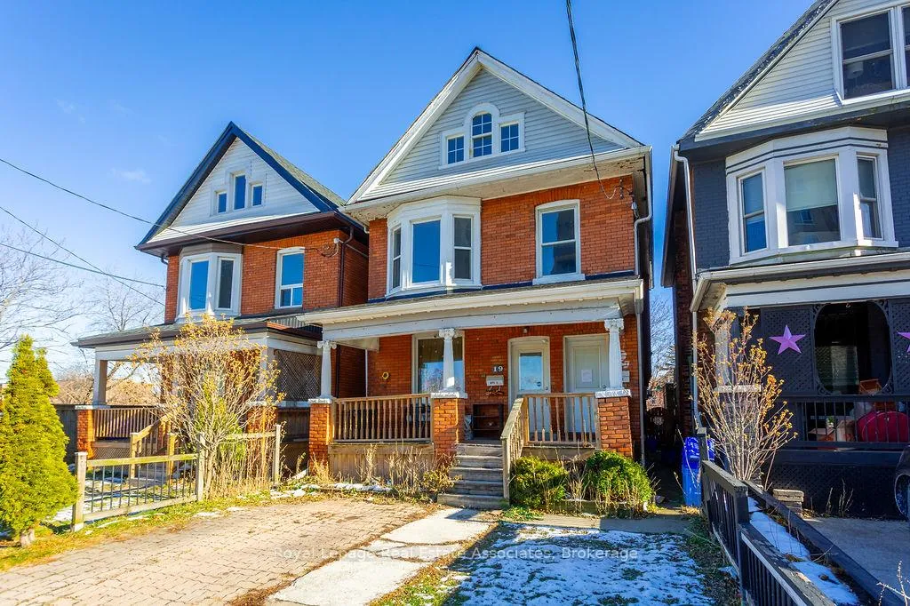 Photo 3 of Unit Upper, 19 Sanford Avenue S, Hamilton, Gibson — HOMEH