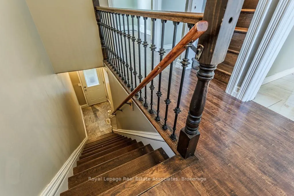 Photo 4 of Unit Upper, 19 Sanford Avenue S, Hamilton, Gibson — HOMEH