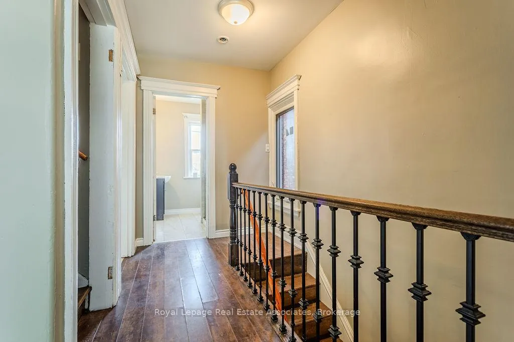 Photo 6 of Unit Upper, 19 Sanford Avenue S, Hamilton, Gibson — HOMEH