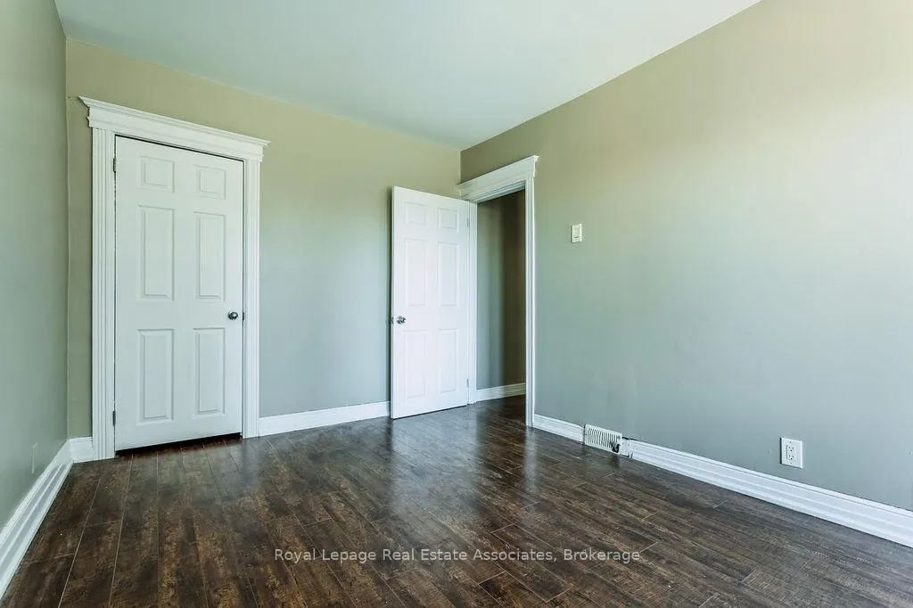 Photo 14 of Unit Upper, 19 Sanford Avenue S, Hamilton, Gibson — HOMEH