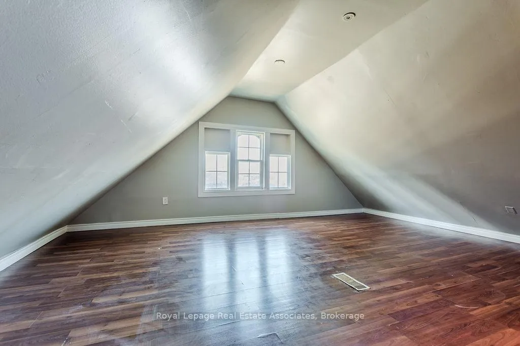 Photo 16 of Unit Upper, 19 Sanford Avenue S, Hamilton, Gibson — HOMEH