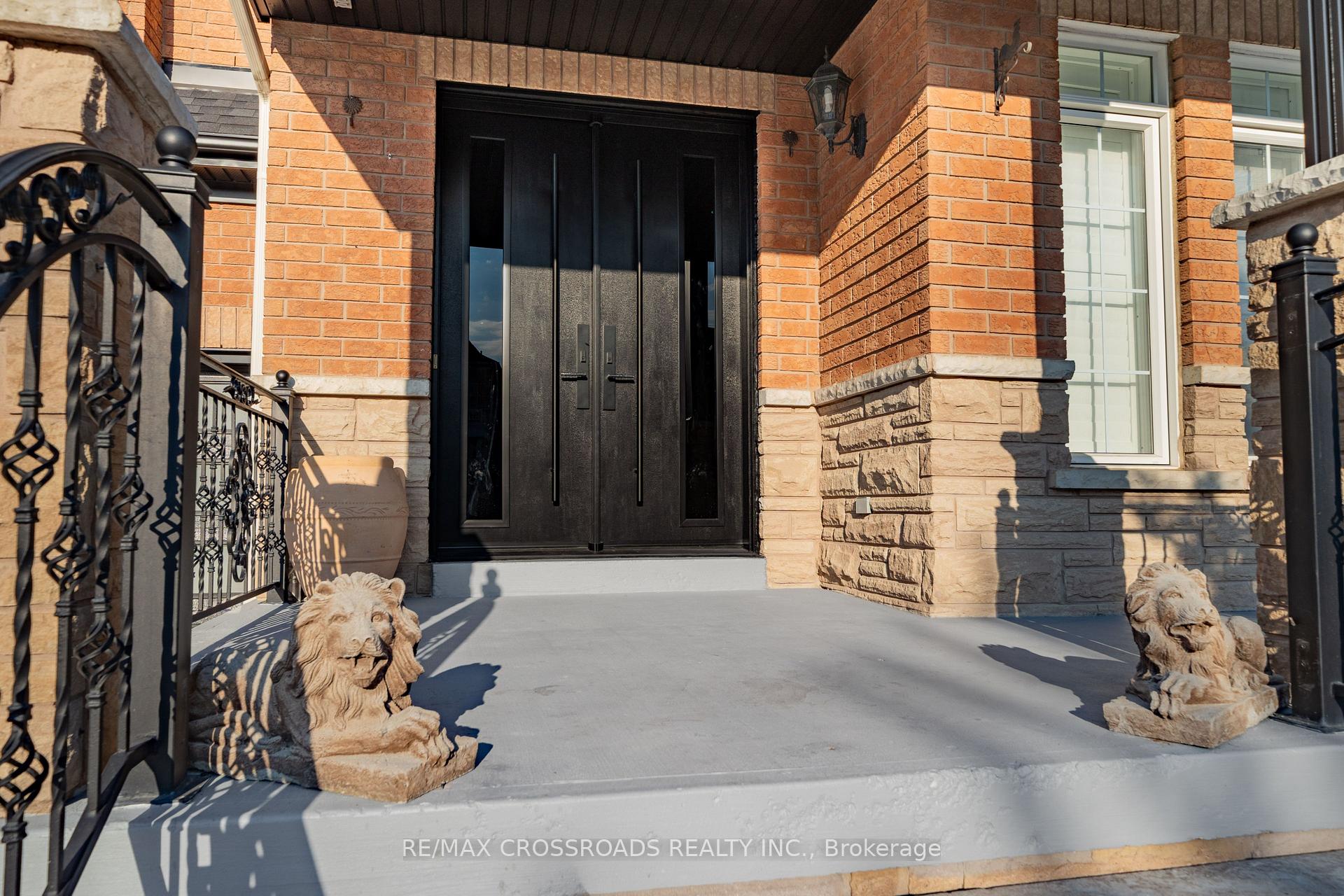 Photo 4 of 213 Riverwalk Drive, Markham, Box Grove — HOMEH