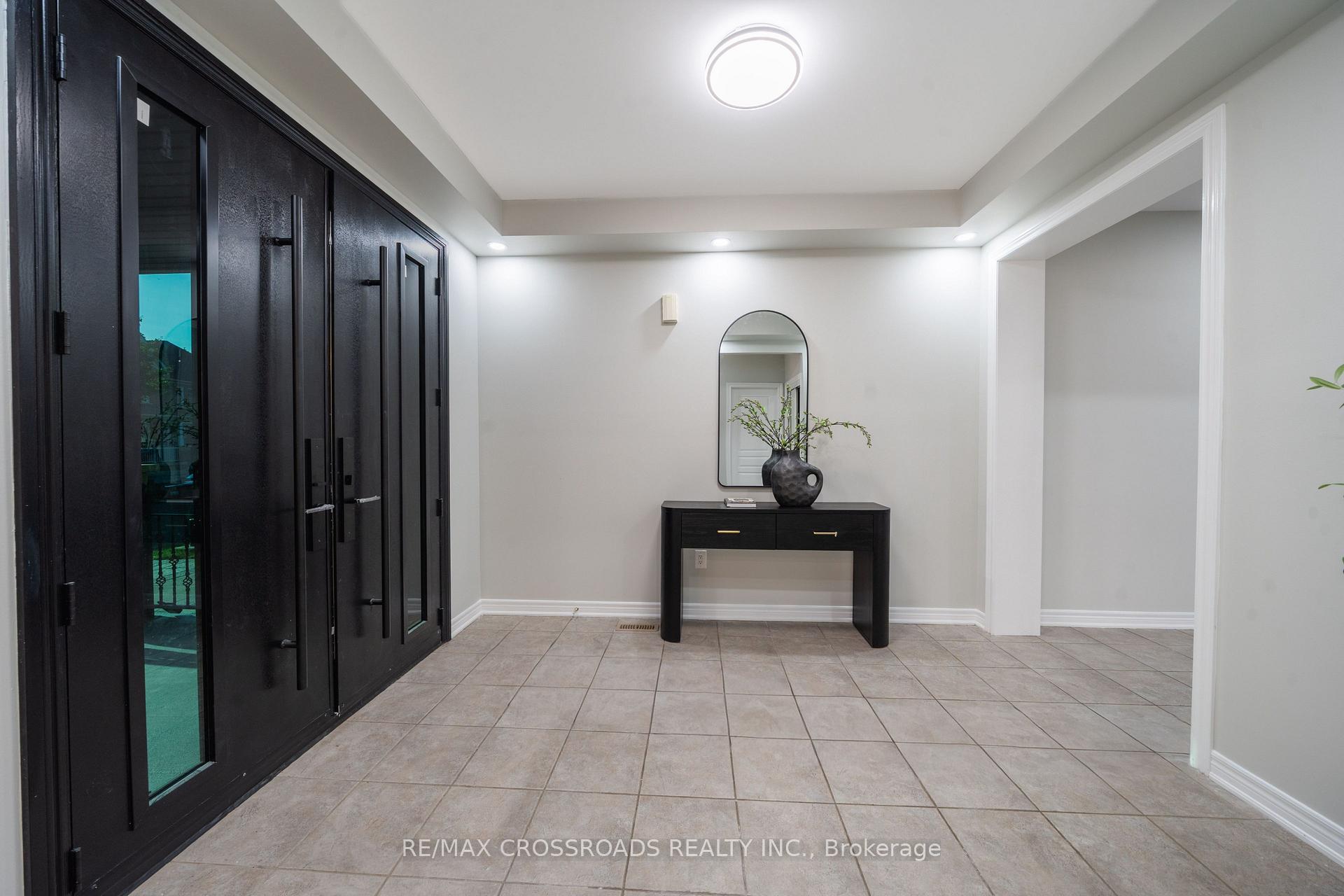 Photo 7 of 213 Riverwalk Drive, Markham, Box Grove — HOMEH