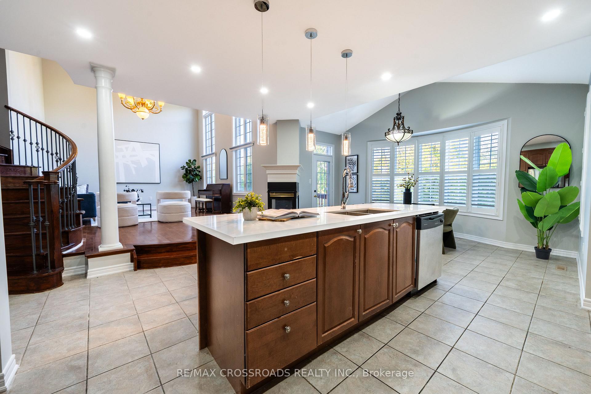 Photo 9 of 213 Riverwalk Drive, Markham, Box Grove — HOMEH