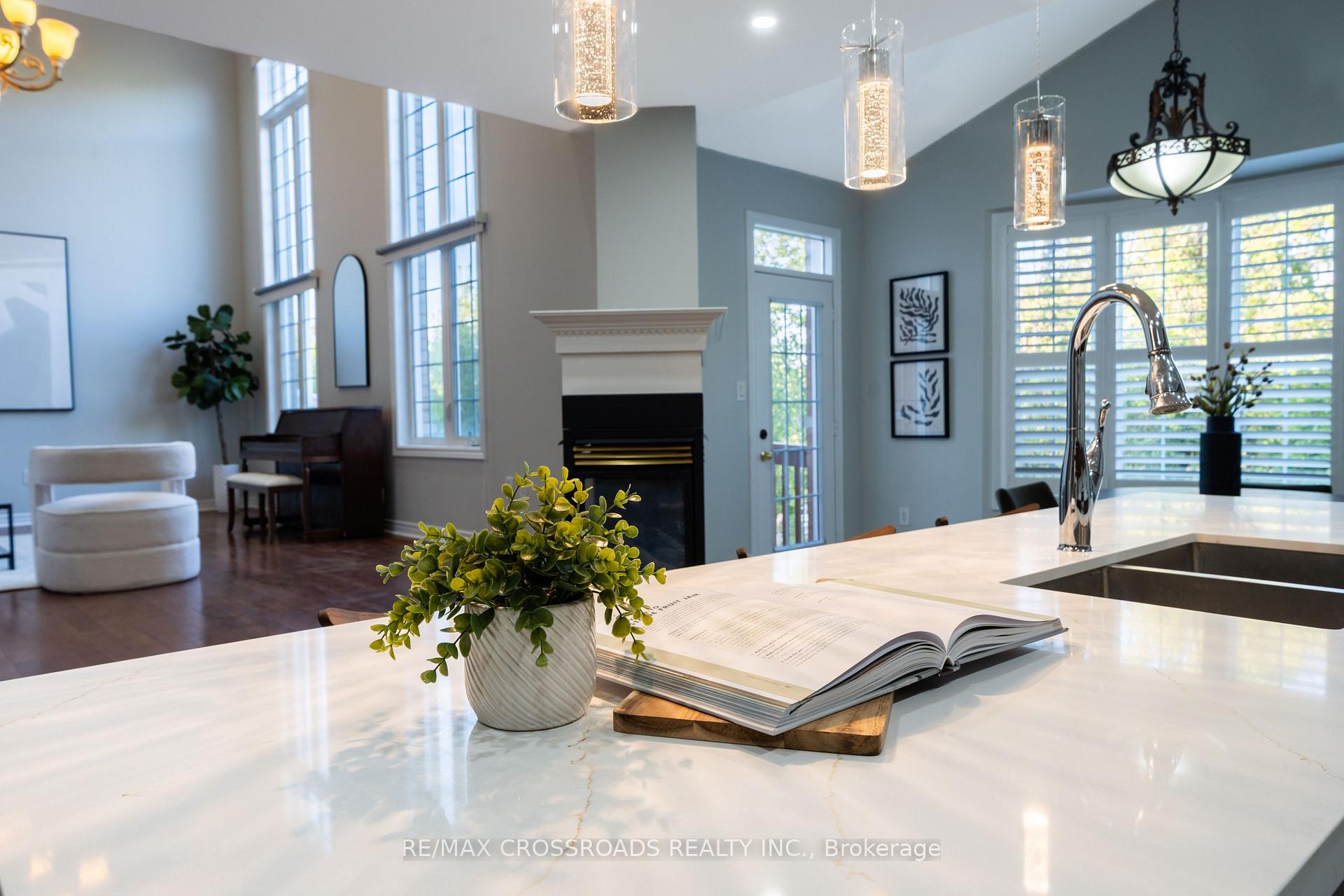 Photo 11 of 213 Riverwalk Drive, Markham, Box Grove — HOMEH