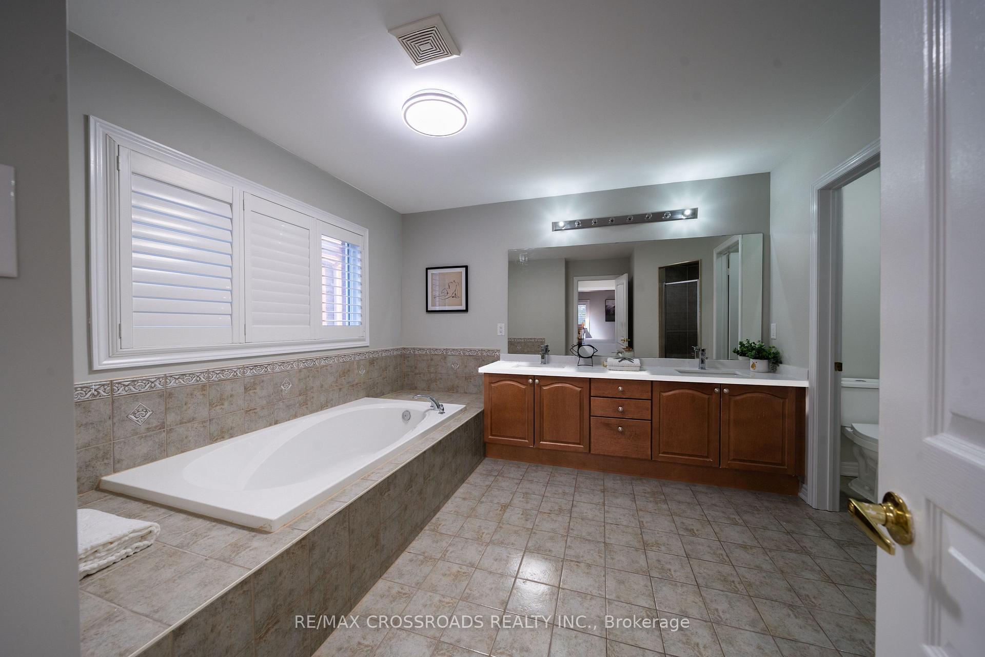 Photo 27 of 213 Riverwalk Drive, Markham, Box Grove — HOMEH
