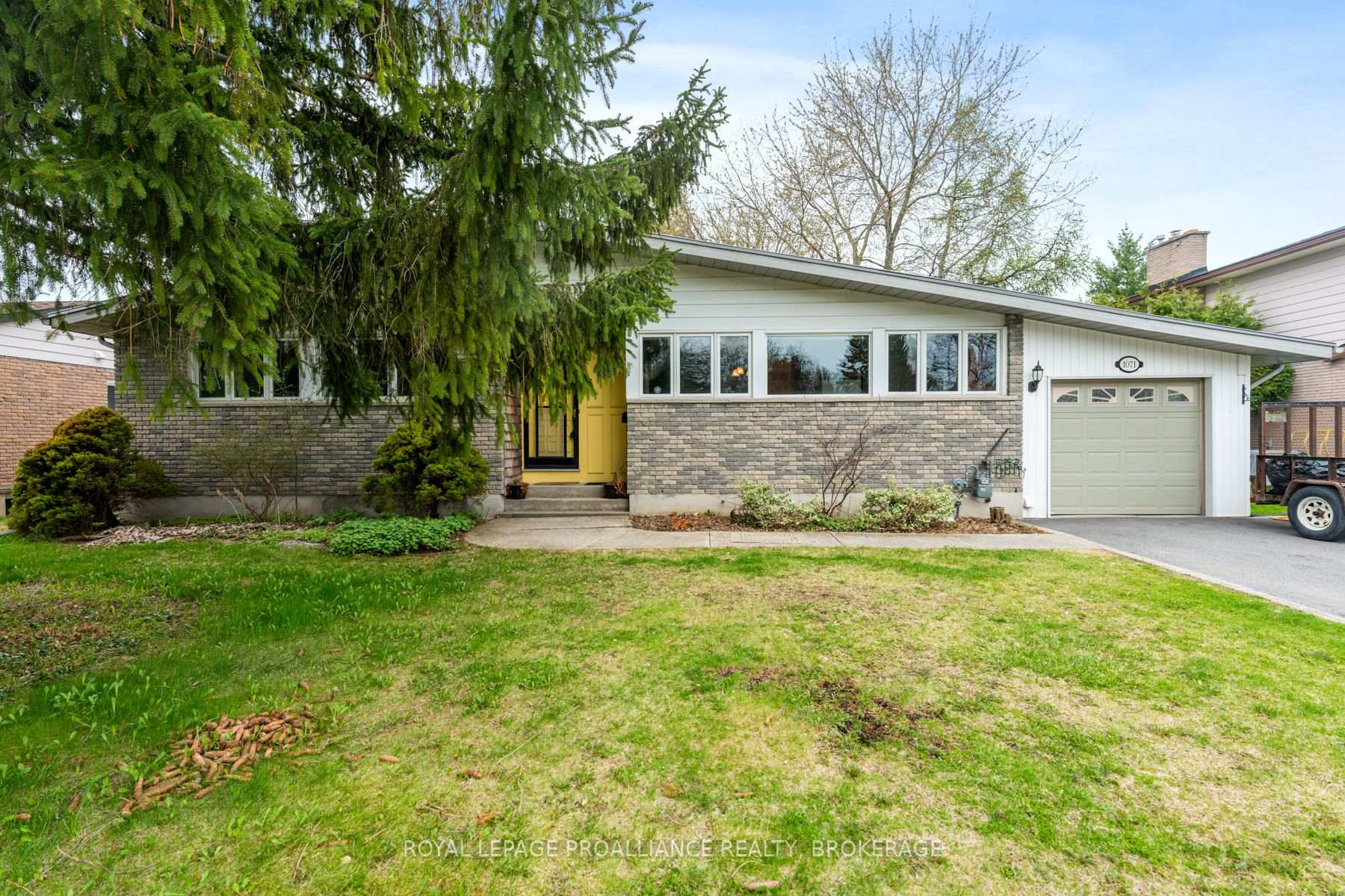 Photo 1 of 1071 Lincoln Drive, Kingston, South of Taylor-Kidd Blvd — HOMEH