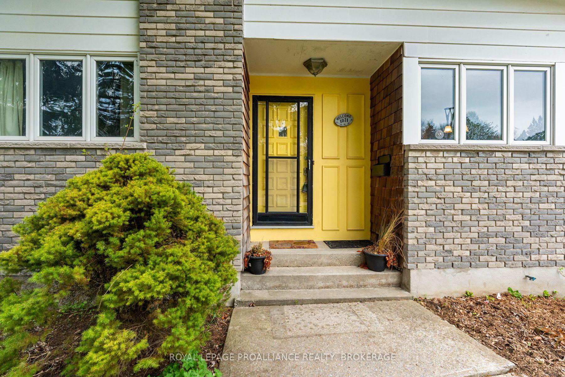 Photo 4 of 1071 Lincoln Drive, Kingston, South of Taylor-Kidd Blvd — HOMEH