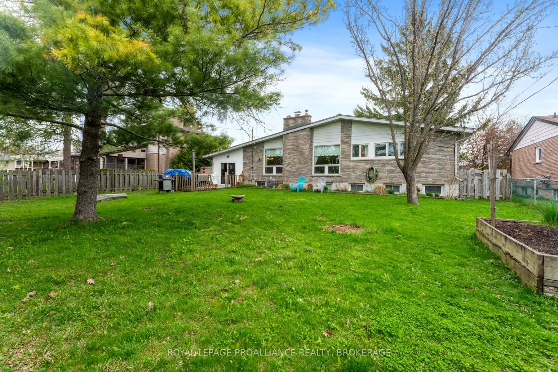 Photo 8 of 1071 Lincoln Drive, Kingston, South of Taylor-Kidd Blvd — HOMEH