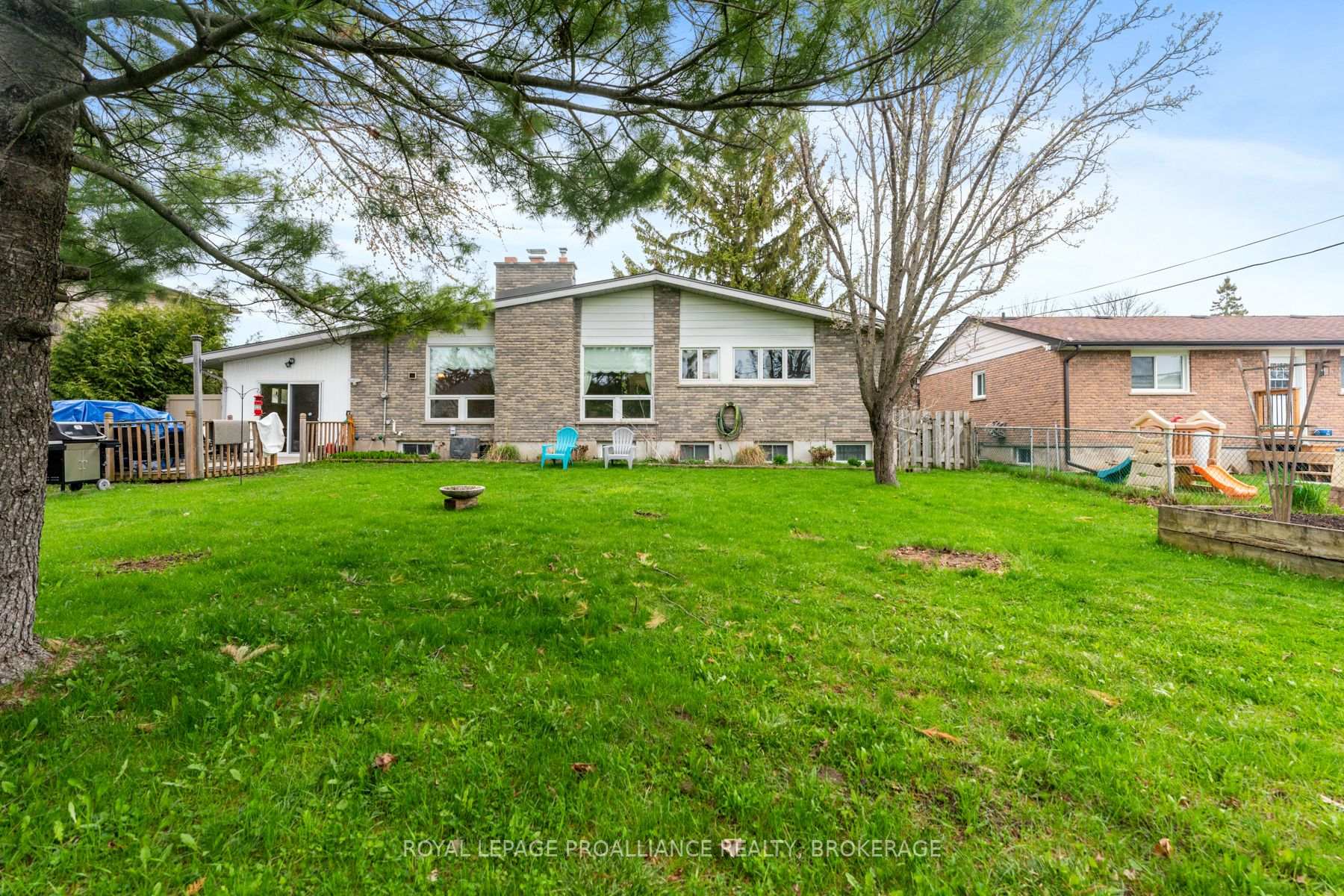 Photo 9 of 1071 Lincoln Drive, Kingston, South of Taylor-Kidd Blvd — HOMEH