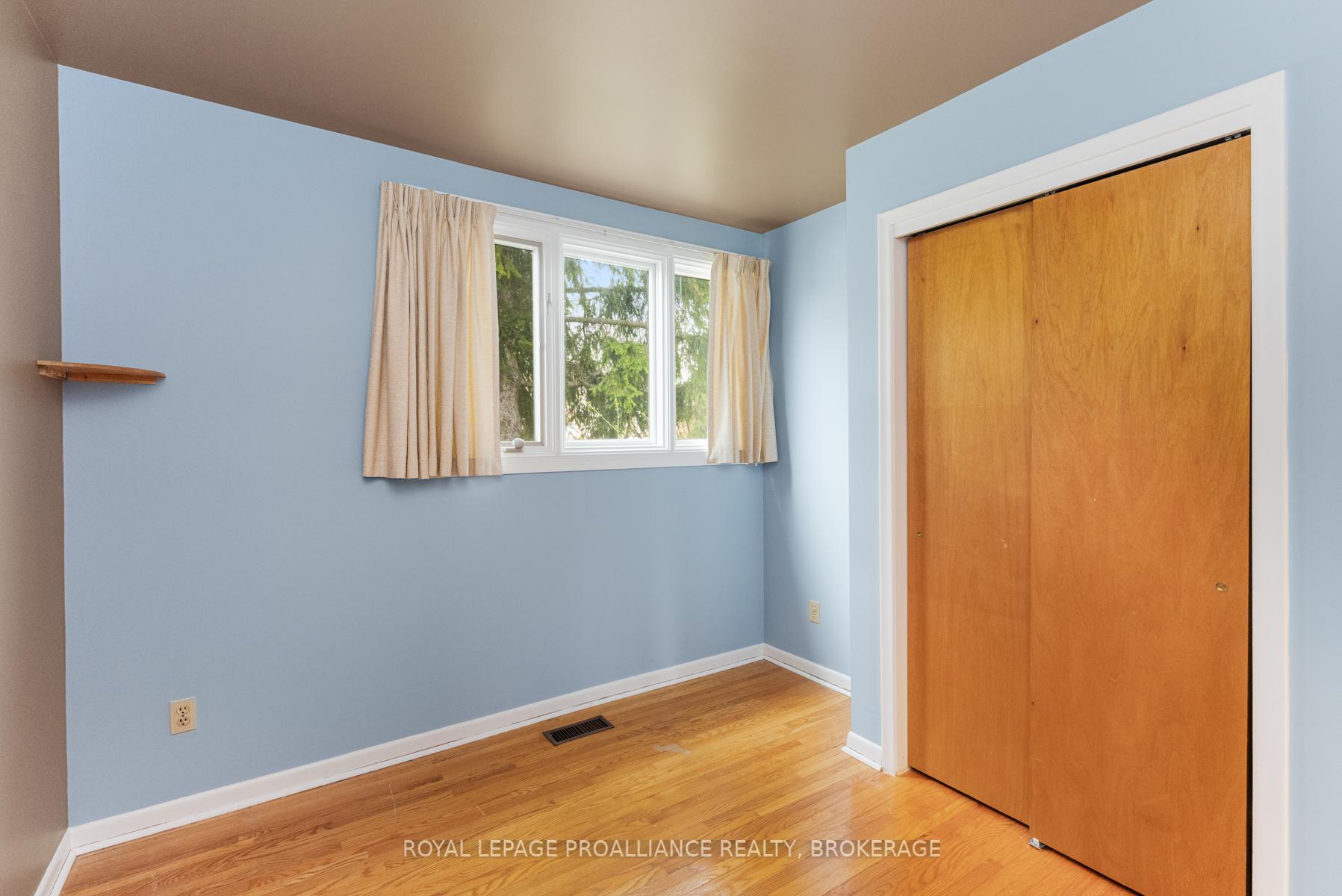 Photo 13 of 1071 Lincoln Drive, Kingston, South of Taylor-Kidd Blvd — HOMEH