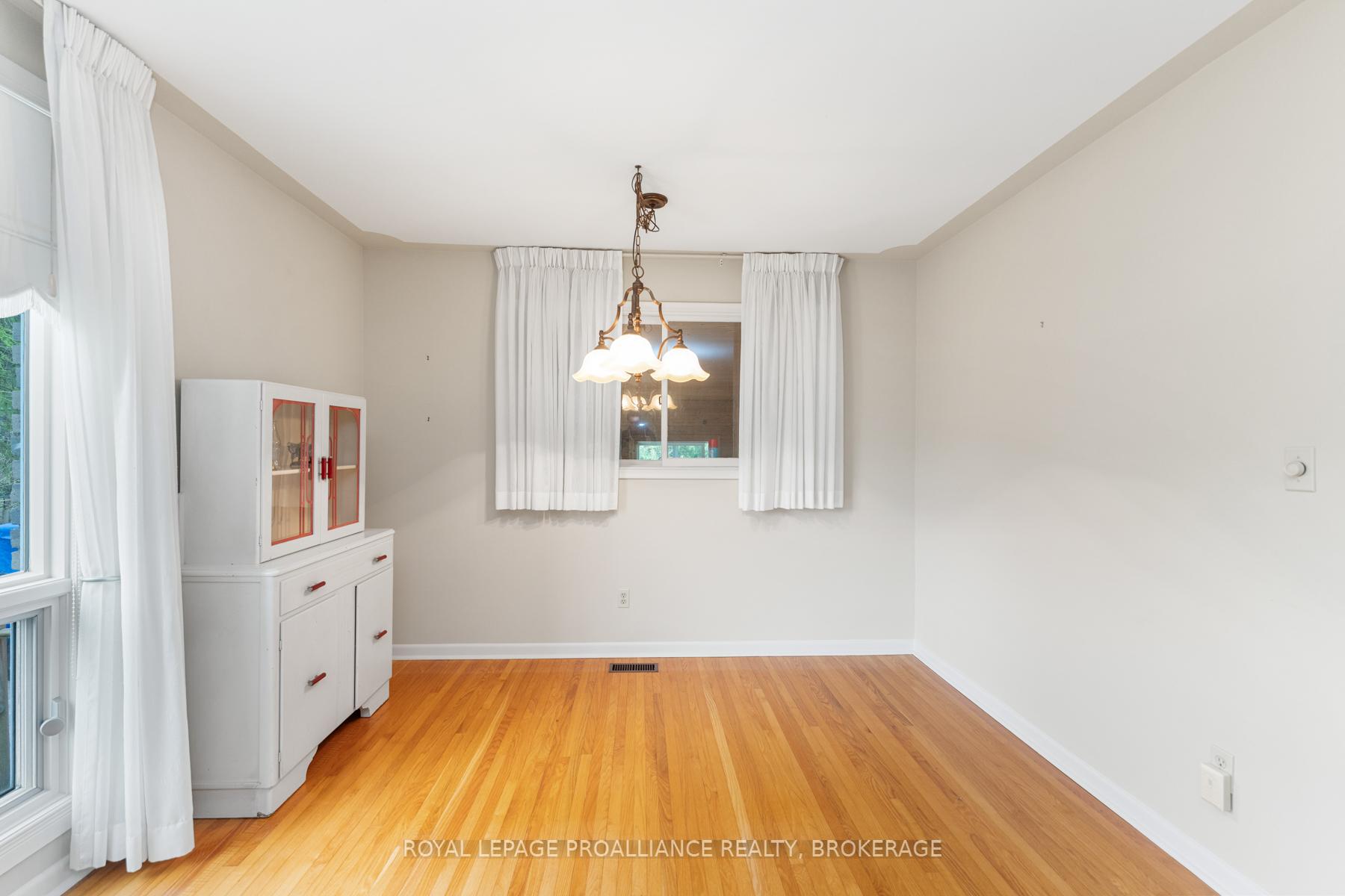 Photo 20 of 1071 Lincoln Drive, Kingston, South of Taylor-Kidd Blvd — HOMEH