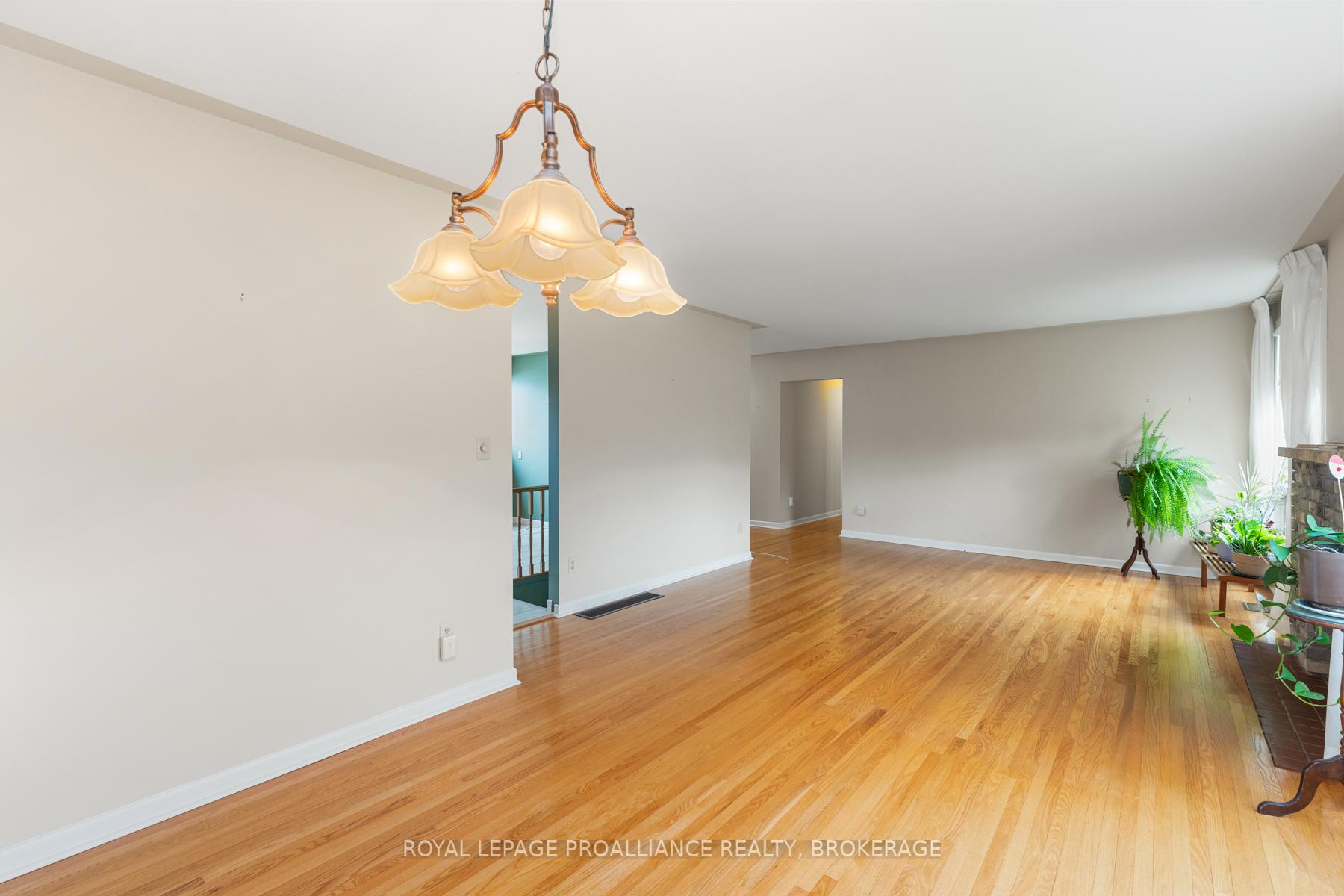 Photo 22 of 1071 Lincoln Drive, Kingston, South of Taylor-Kidd Blvd — HOMEH
