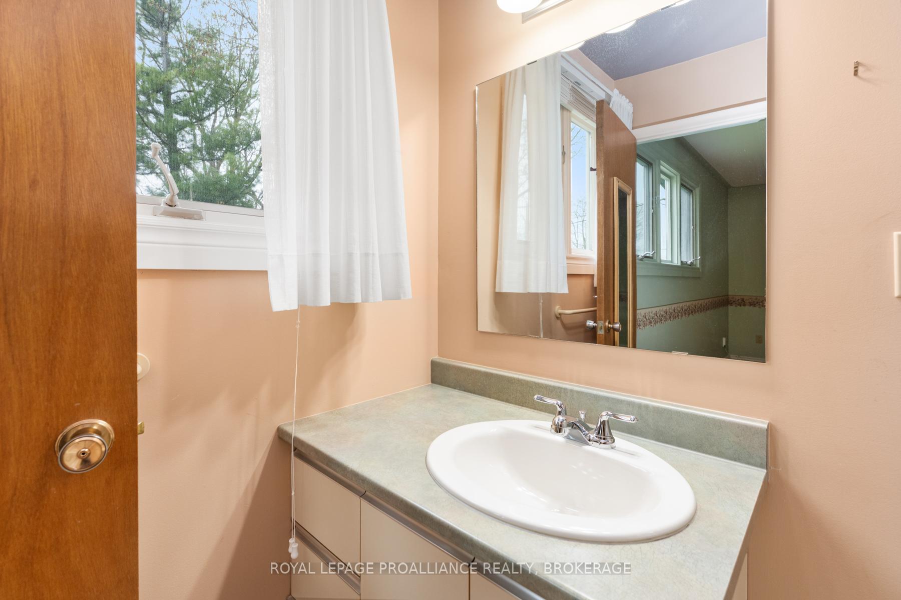 Photo 25 of 1071 Lincoln Drive, Kingston, South of Taylor-Kidd Blvd — HOMEH