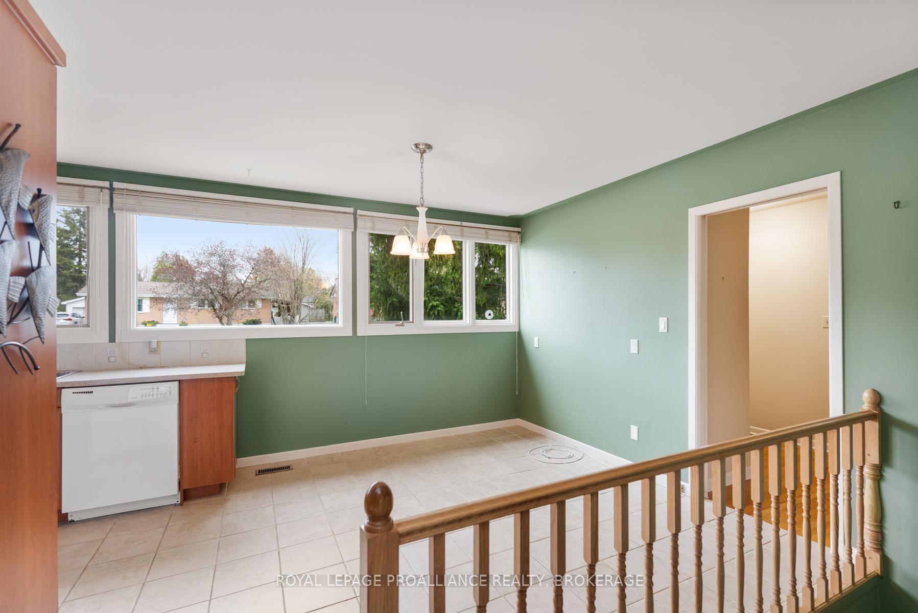 Photo 31 of 1071 Lincoln Drive, Kingston, South of Taylor-Kidd Blvd — HOMEH