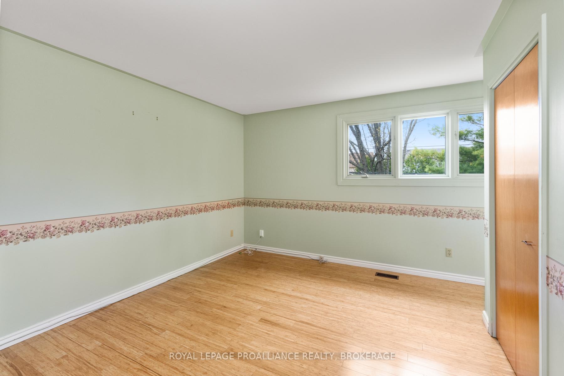 Photo 32 of 1071 Lincoln Drive, Kingston, South of Taylor-Kidd Blvd — HOMEH