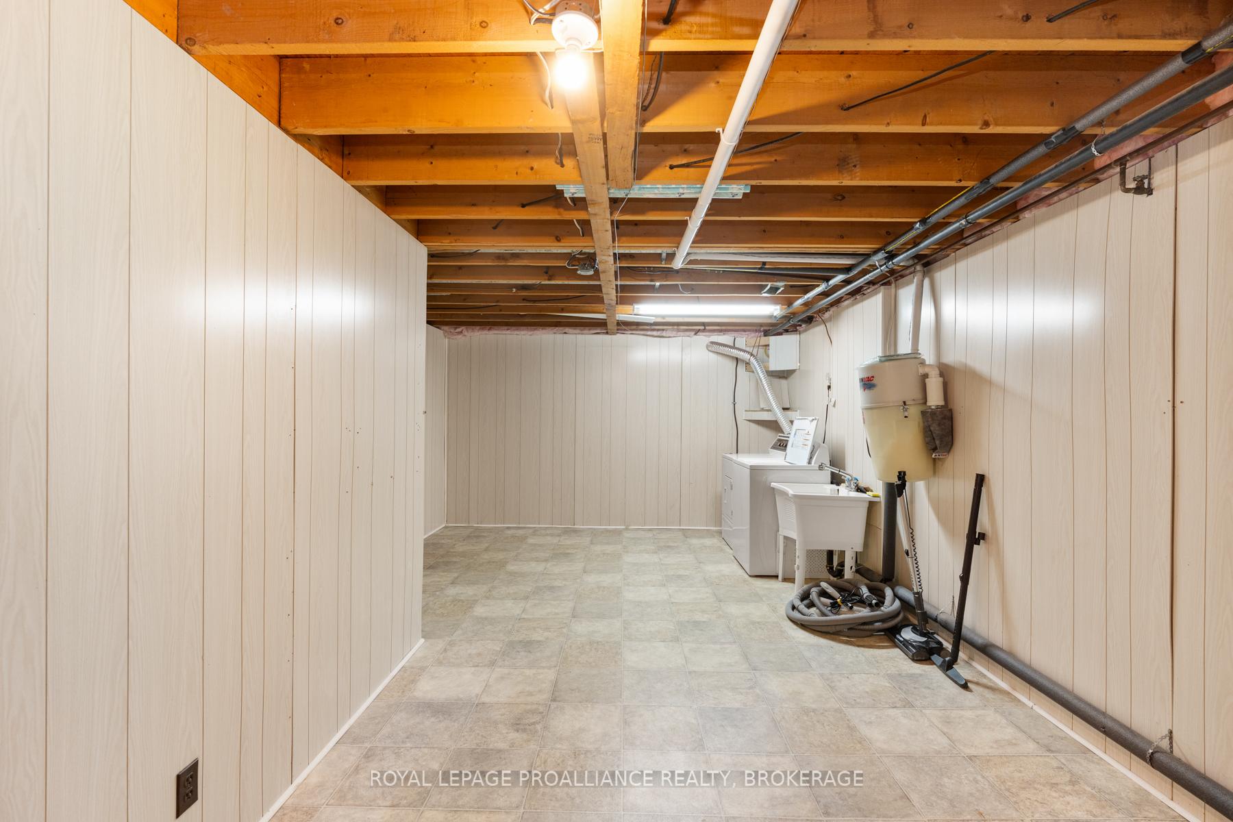 Photo 39 of 1071 Lincoln Drive, Kingston, South of Taylor-Kidd Blvd — HOMEH