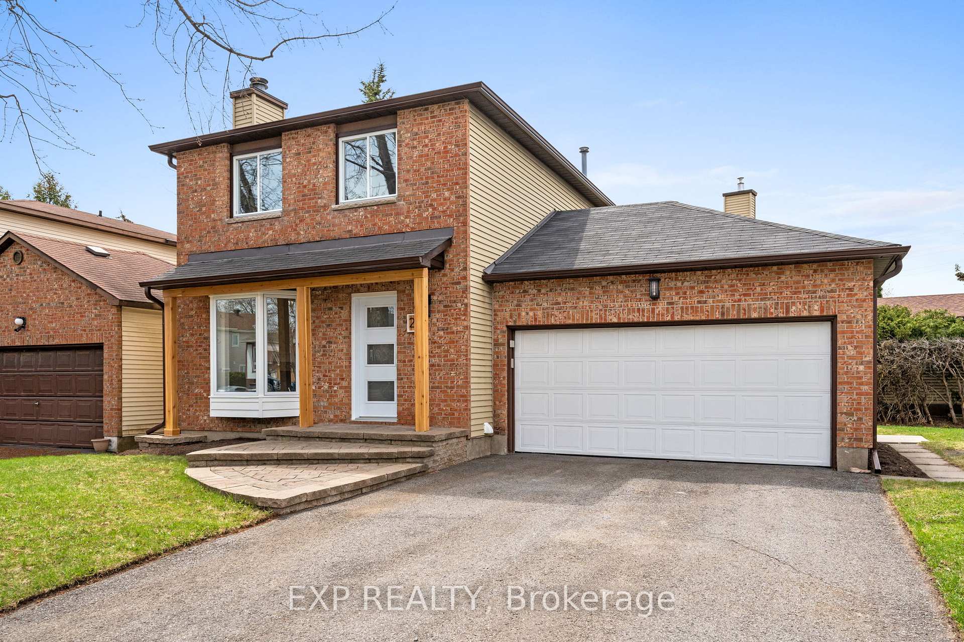Photo 3 of 2 Equestrian Drive, Ottawa, Kanata - Bridlewood — HOMEH