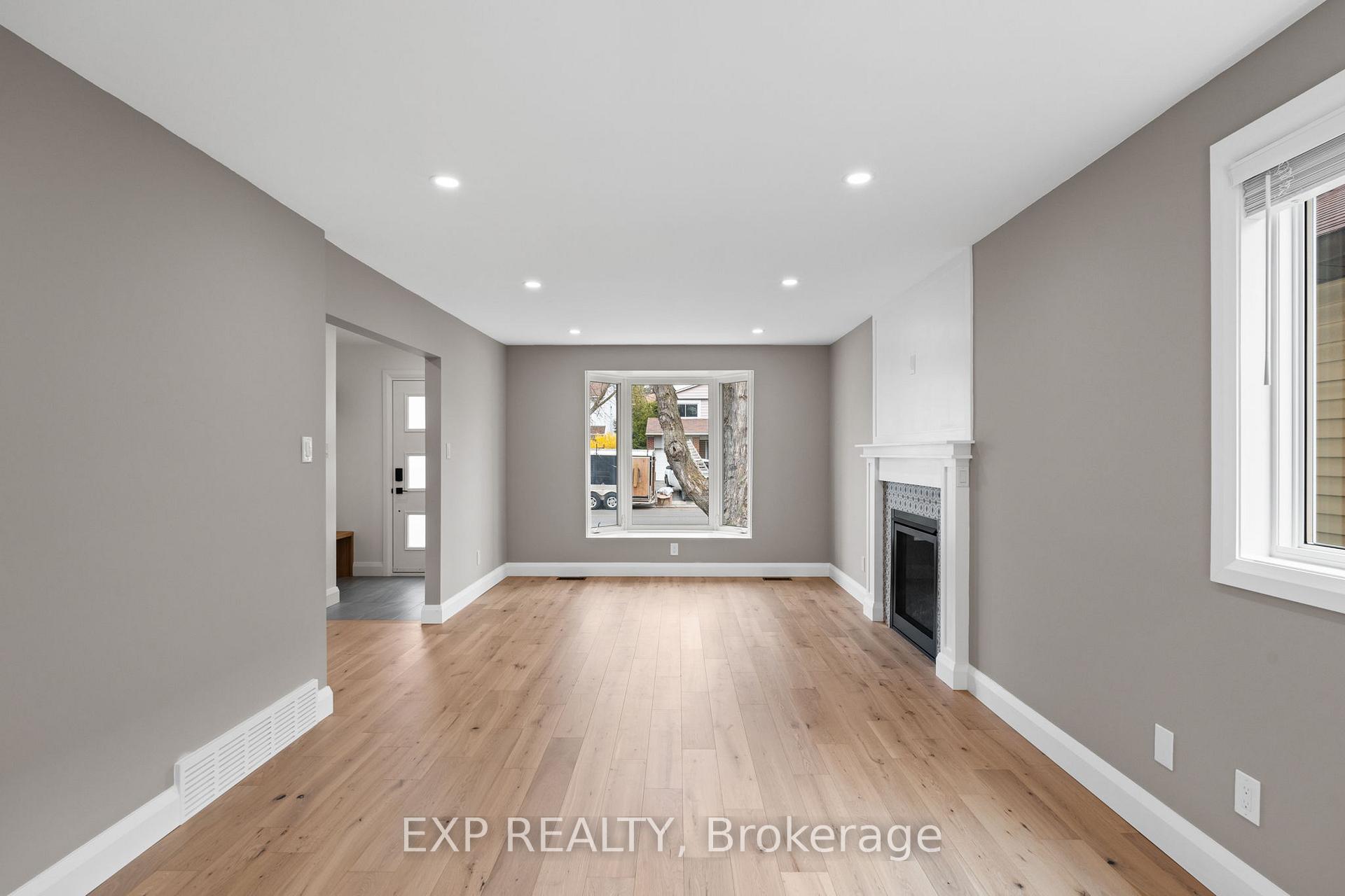 Photo 9 of 2 Equestrian Drive, Ottawa, Kanata - Bridlewood — HOMEH