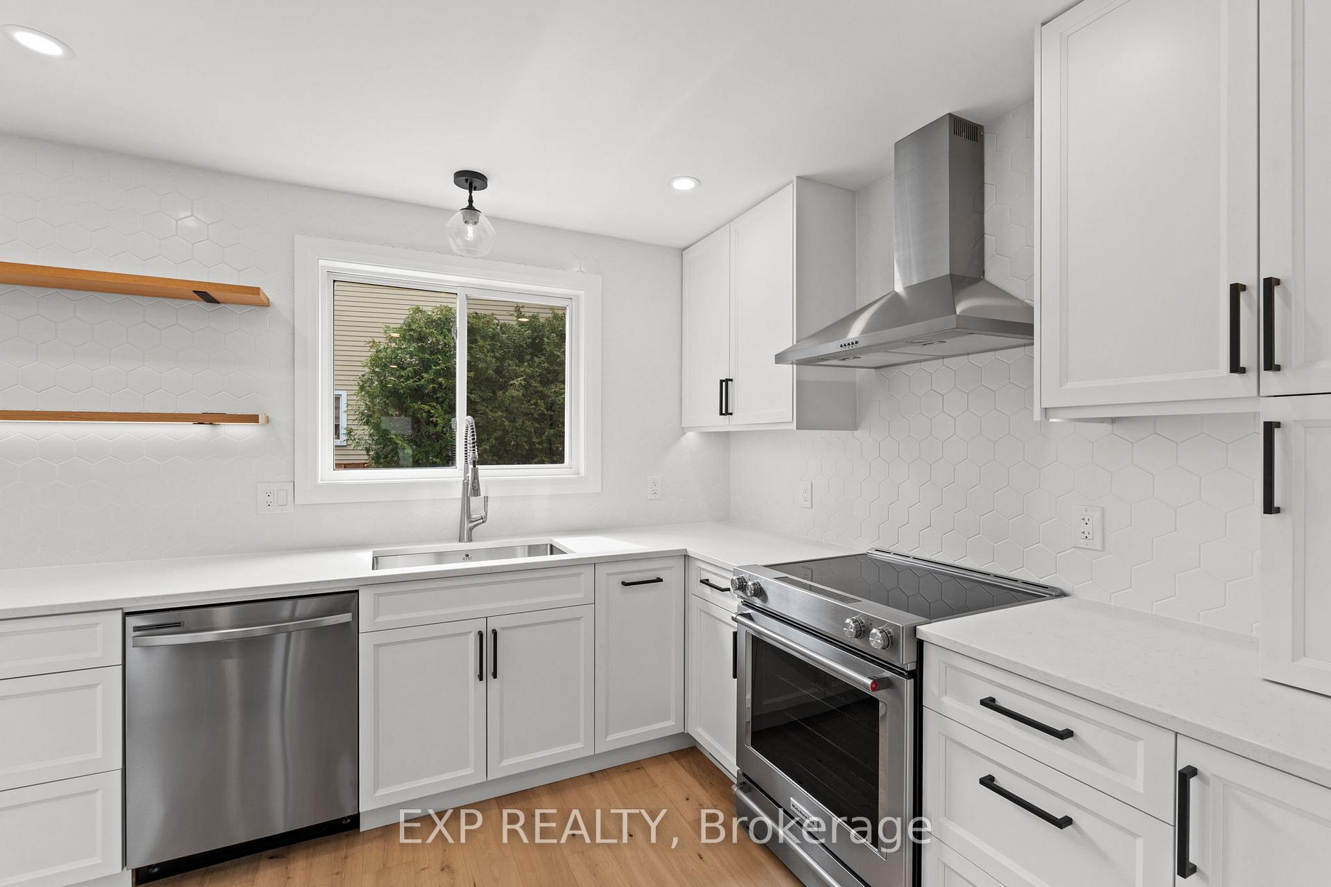 Photo 15 of 2 Equestrian Drive, Ottawa, Kanata - Bridlewood — HOMEH