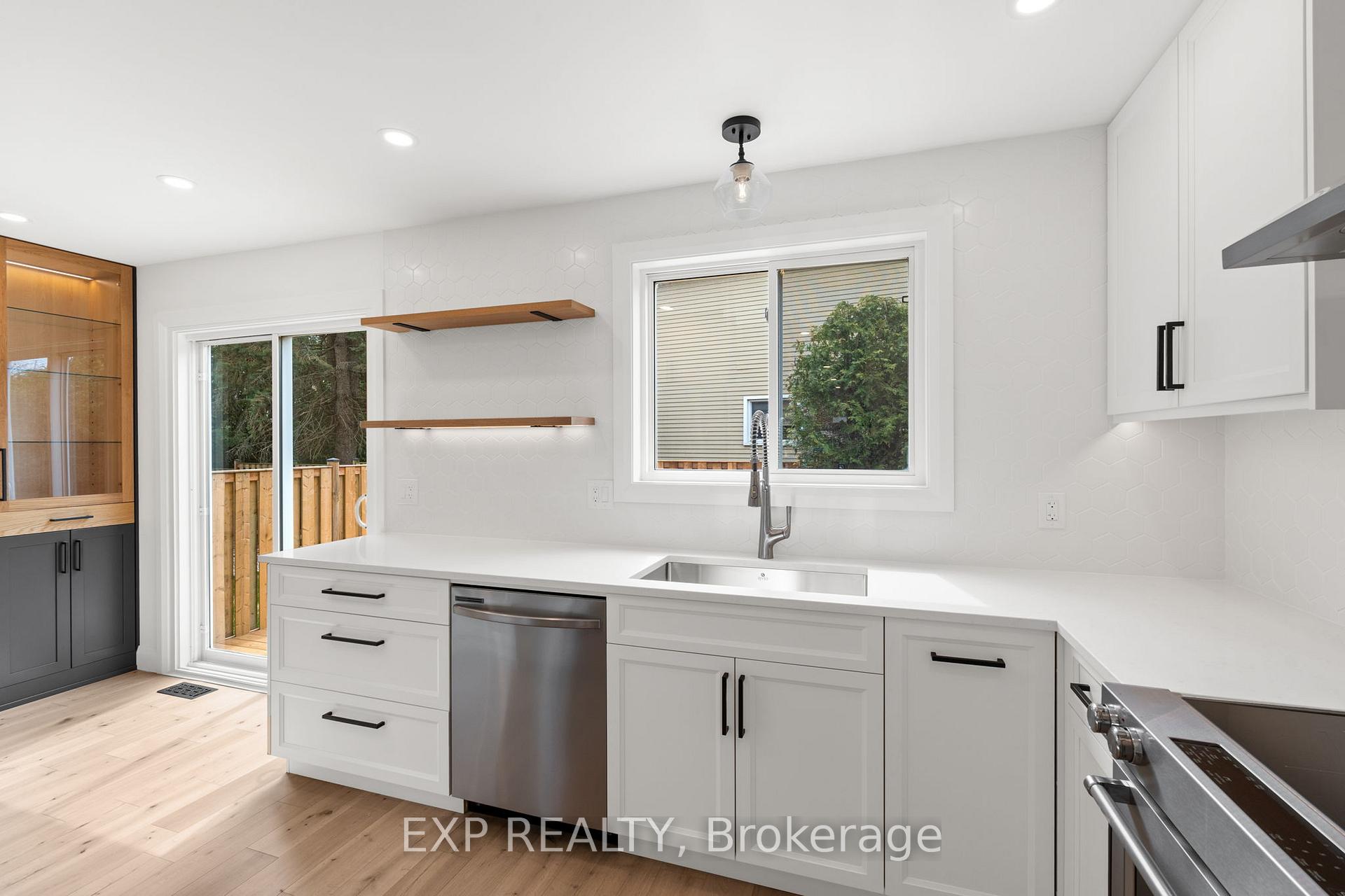 Photo 16 of 2 Equestrian Drive, Ottawa, Kanata - Bridlewood — HOMEH