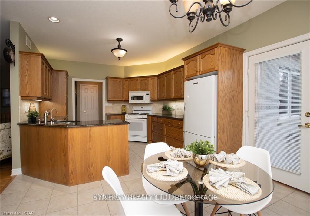 Photo 7 of 21 Calvert Lane, Middlesex Centre, Ilderton — HOMEH