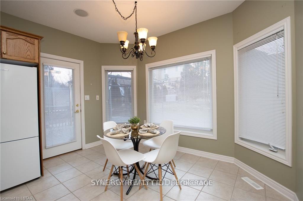Photo 12 of 21 Calvert Lane, Middlesex Centre, Ilderton — HOMEH
