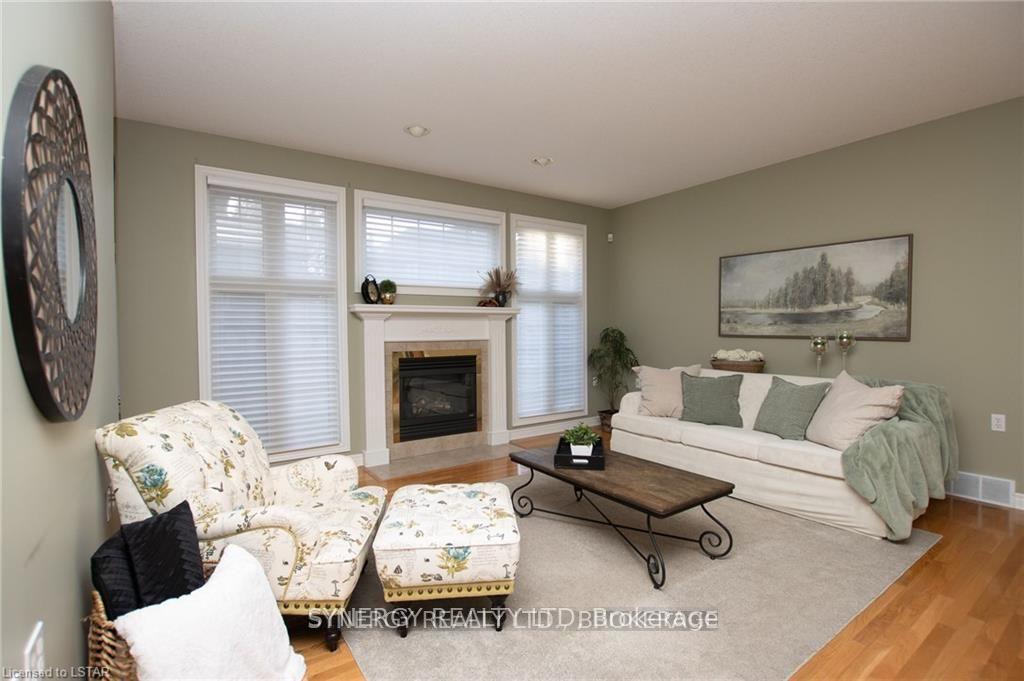 Photo 16 of 21 Calvert Lane, Middlesex Centre, Ilderton — HOMEH