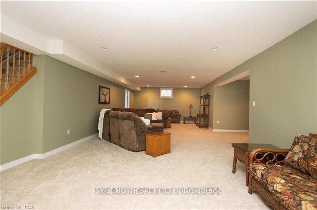 Photo 34 of 21 Calvert Lane, Middlesex Centre, Ilderton — HOMEH