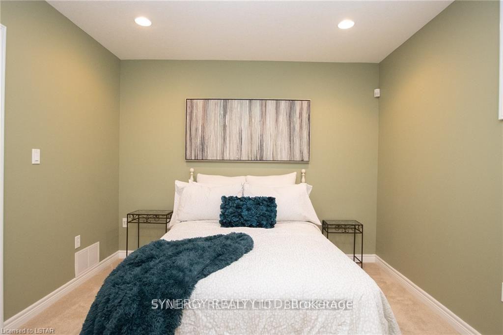 Photo 35 of 21 Calvert Lane, Middlesex Centre, Ilderton — HOMEH