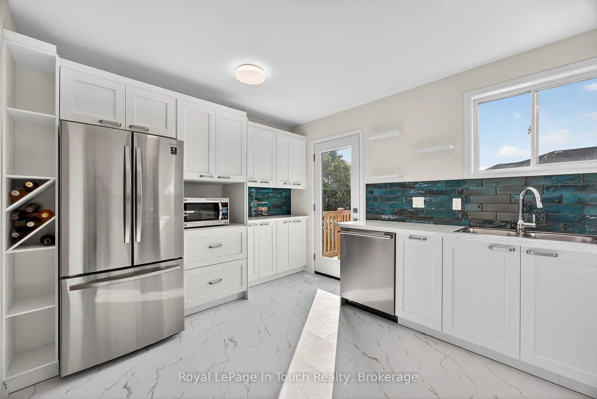 Photo 8 of 640 Wayne Crescent, Midland — HOMEH