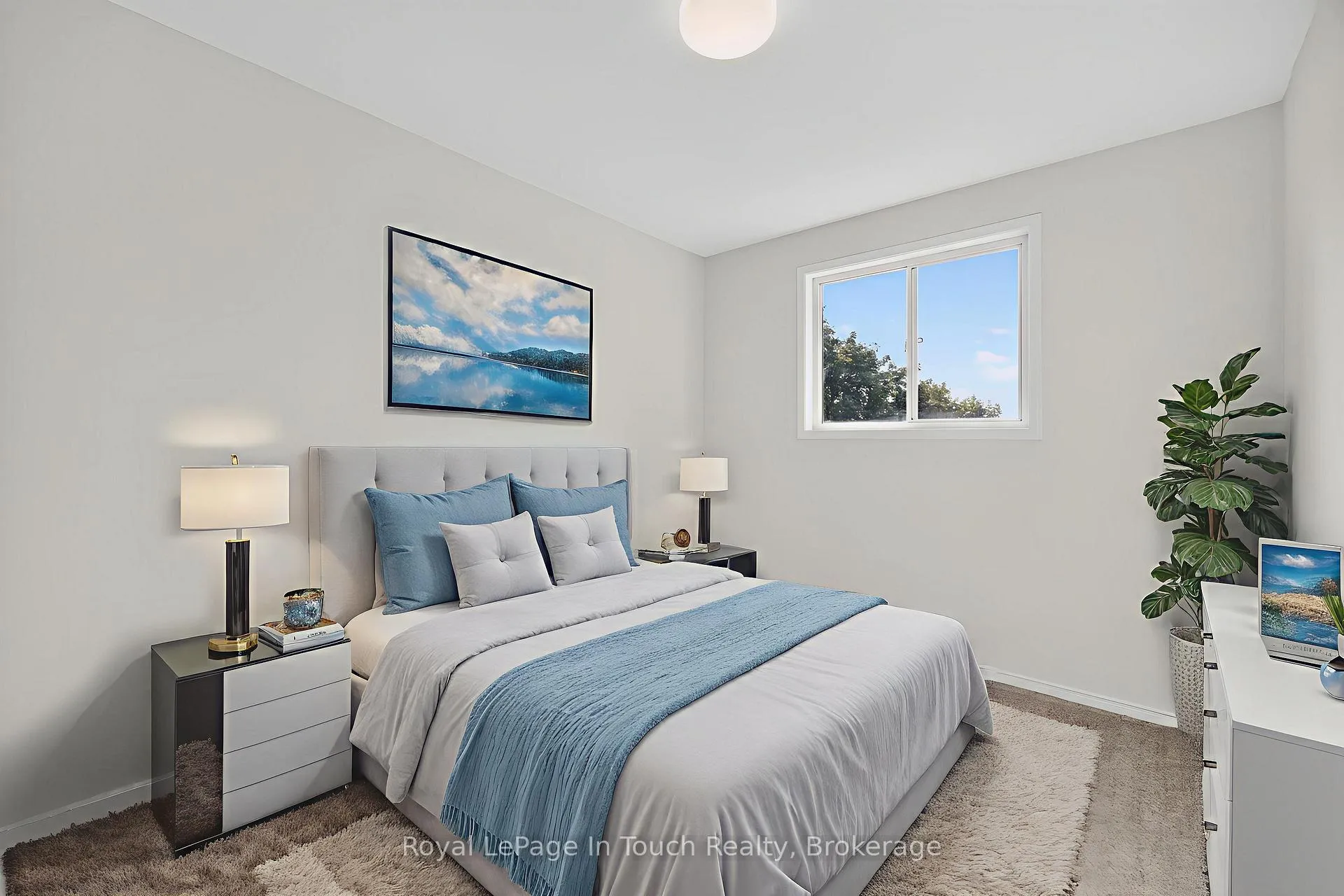 Photo 10 of 640 Wayne Crescent, Midland — HOMEH