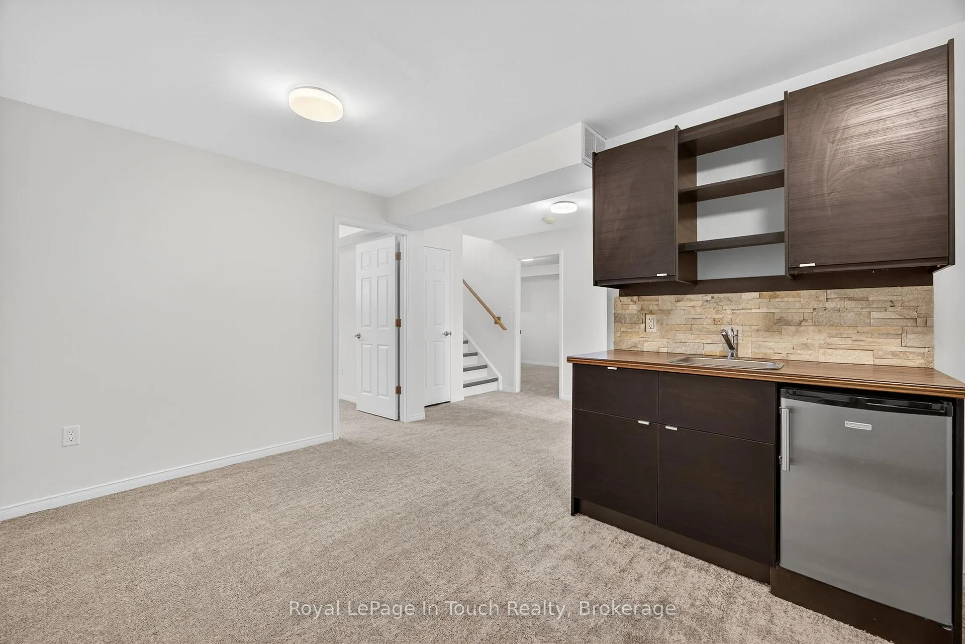 Photo 13 of 640 Wayne Crescent, Midland — HOMEH