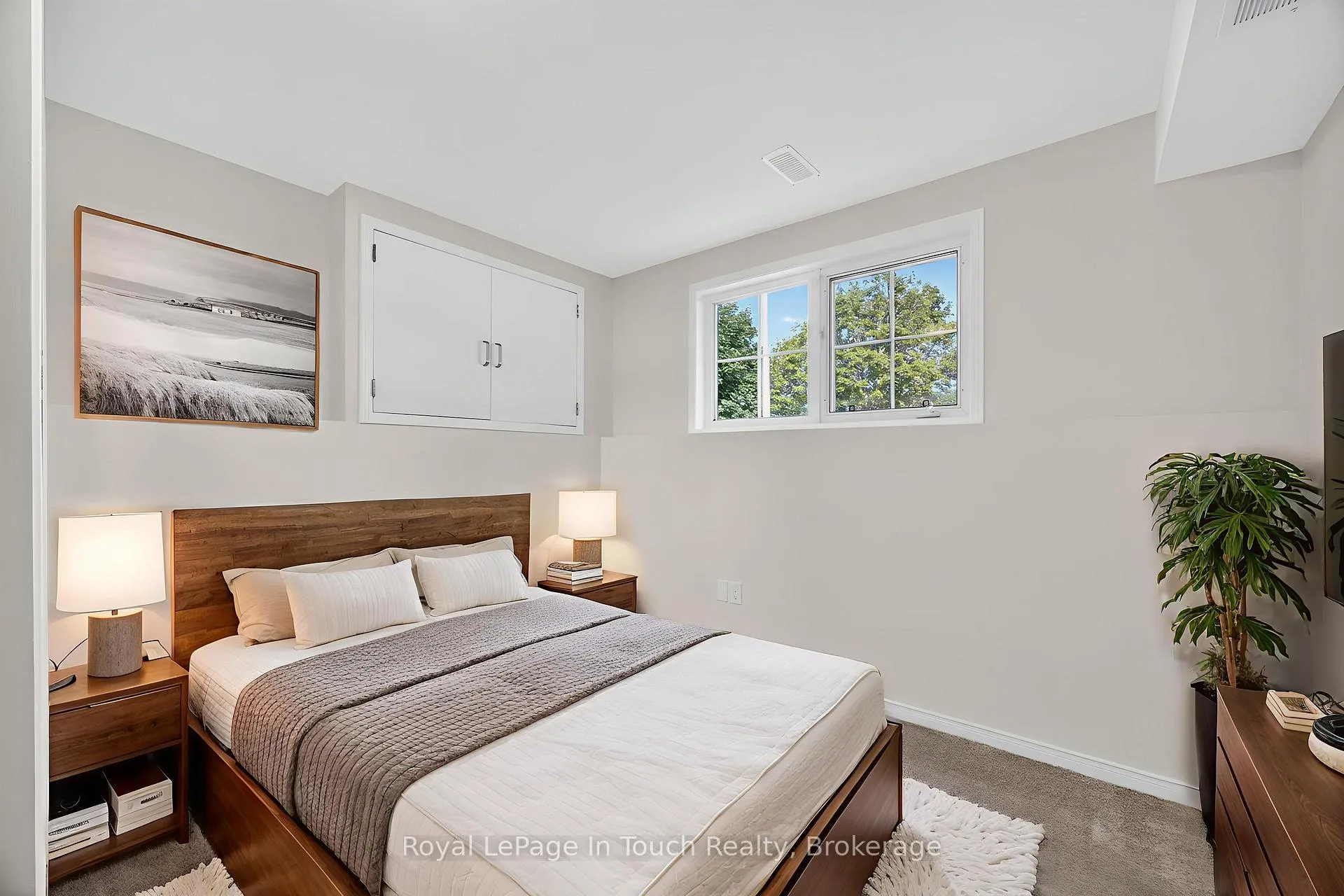 Photo 15 of 640 Wayne Crescent, Midland — HOMEH