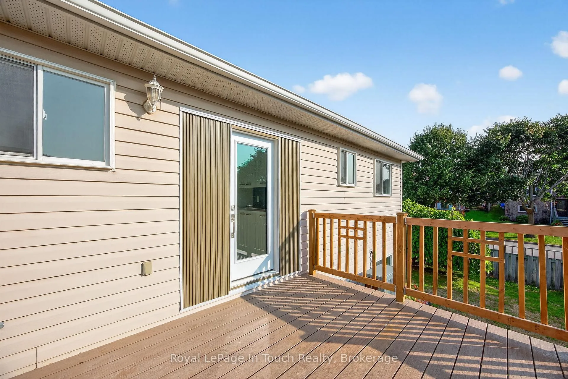Photo 18 of 640 Wayne Crescent, Midland — HOMEH