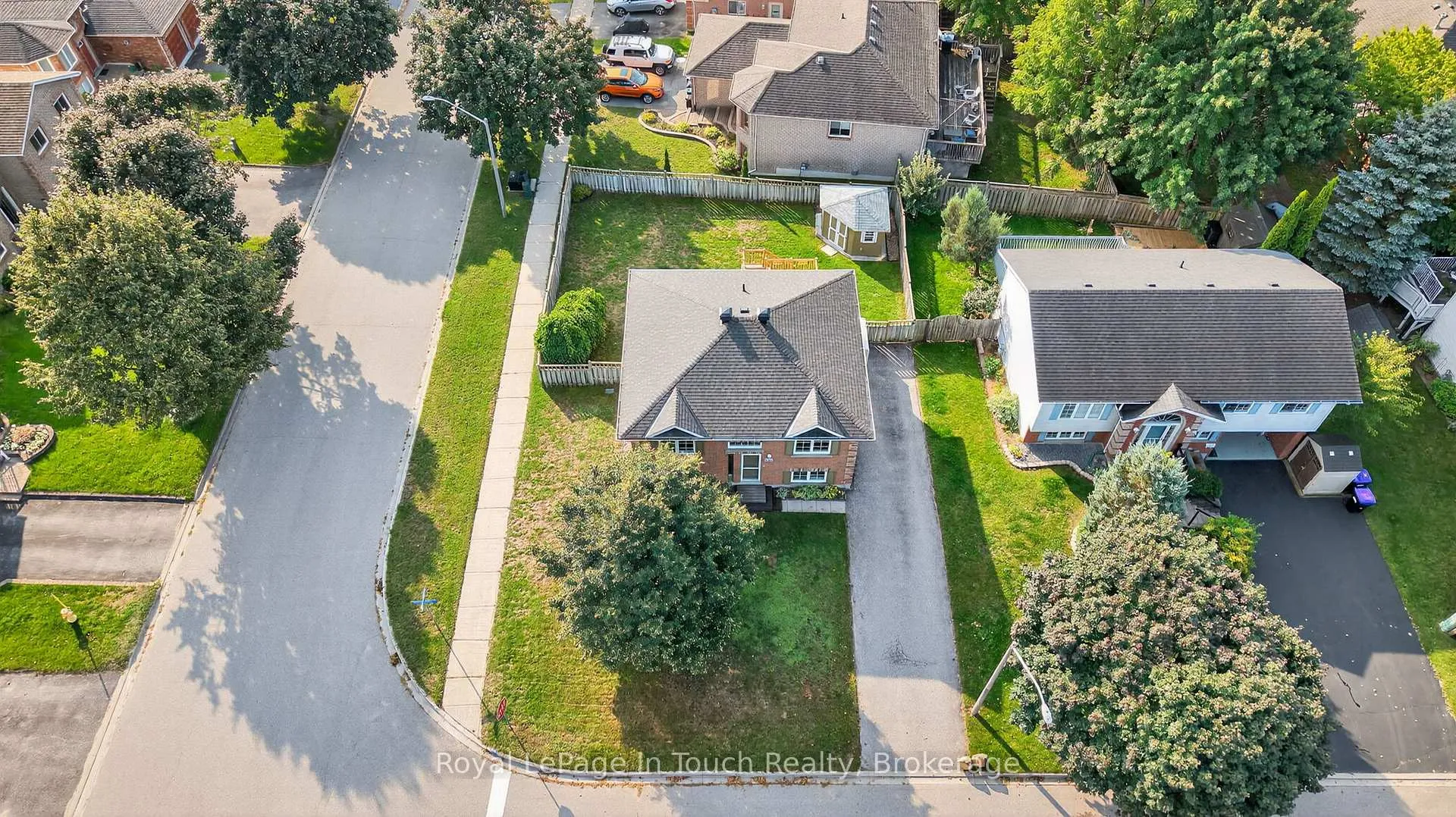 Photo 22 of 640 Wayne Crescent, Midland — HOMEH