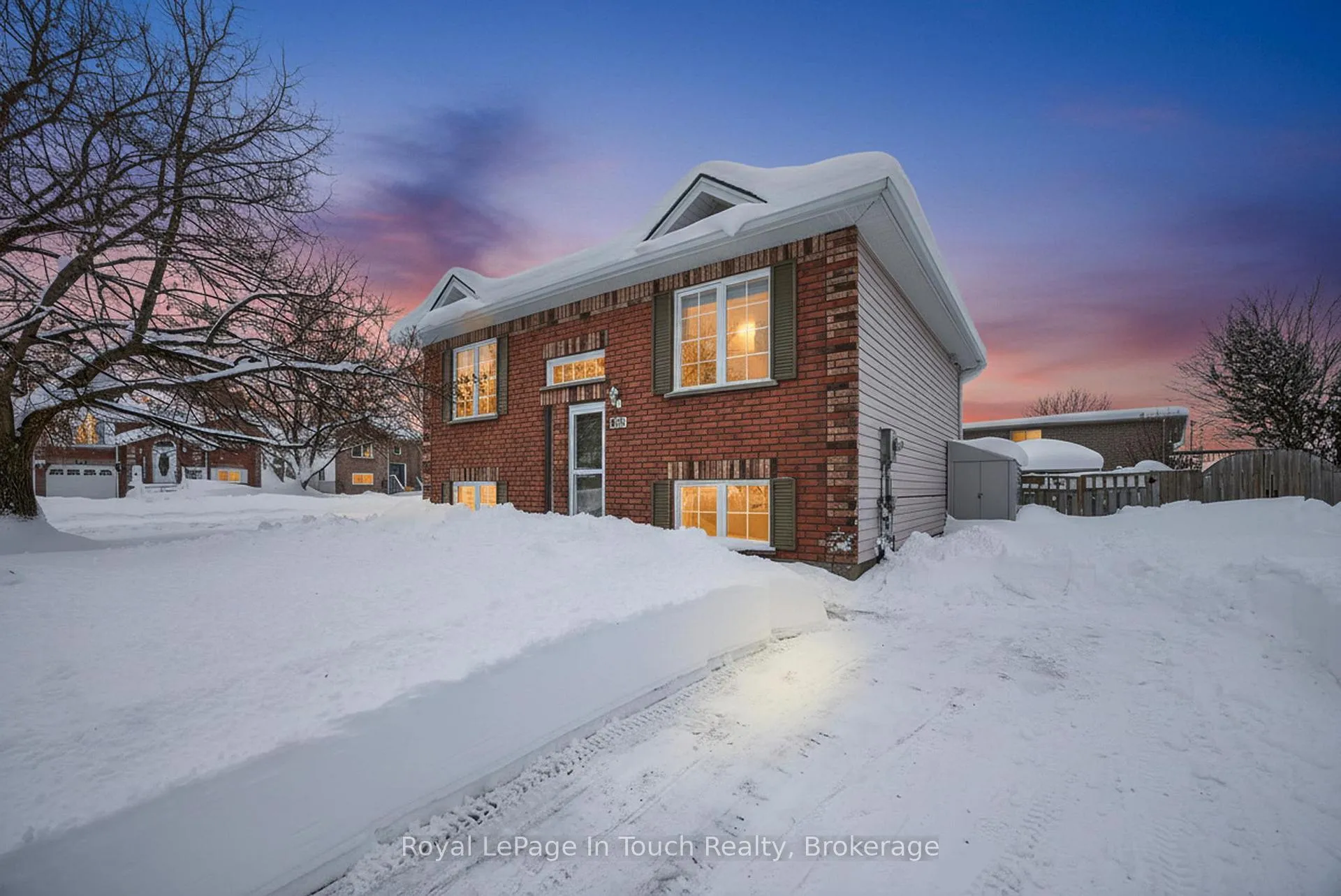 Photo 1 of 640 Wayne Crescent, Midland — HOMEH