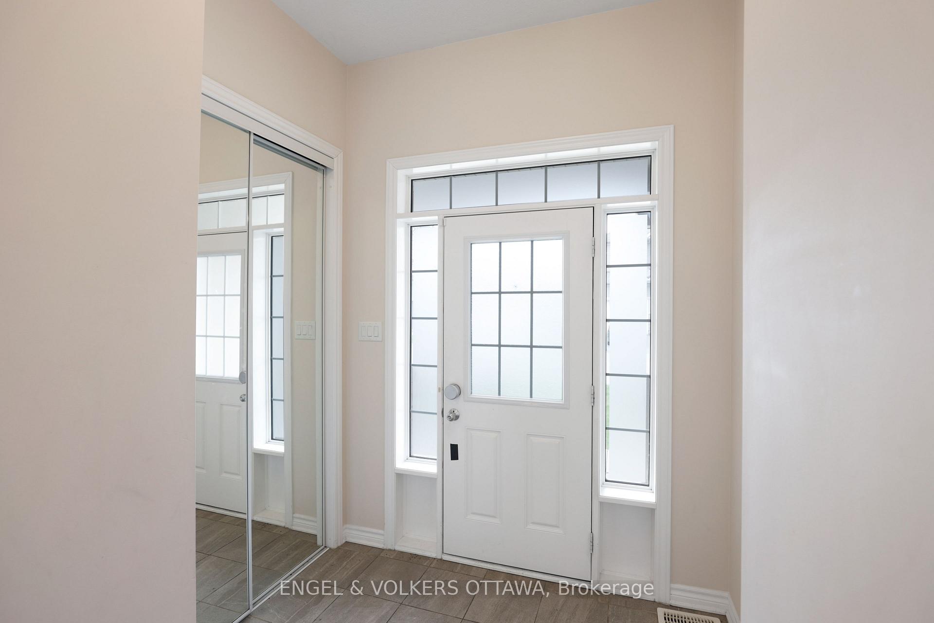 Photo 3 of 503 Hawkbirch Street, Ottawa, Kanata - Emerald Meadows/Trailwest — HOMEH