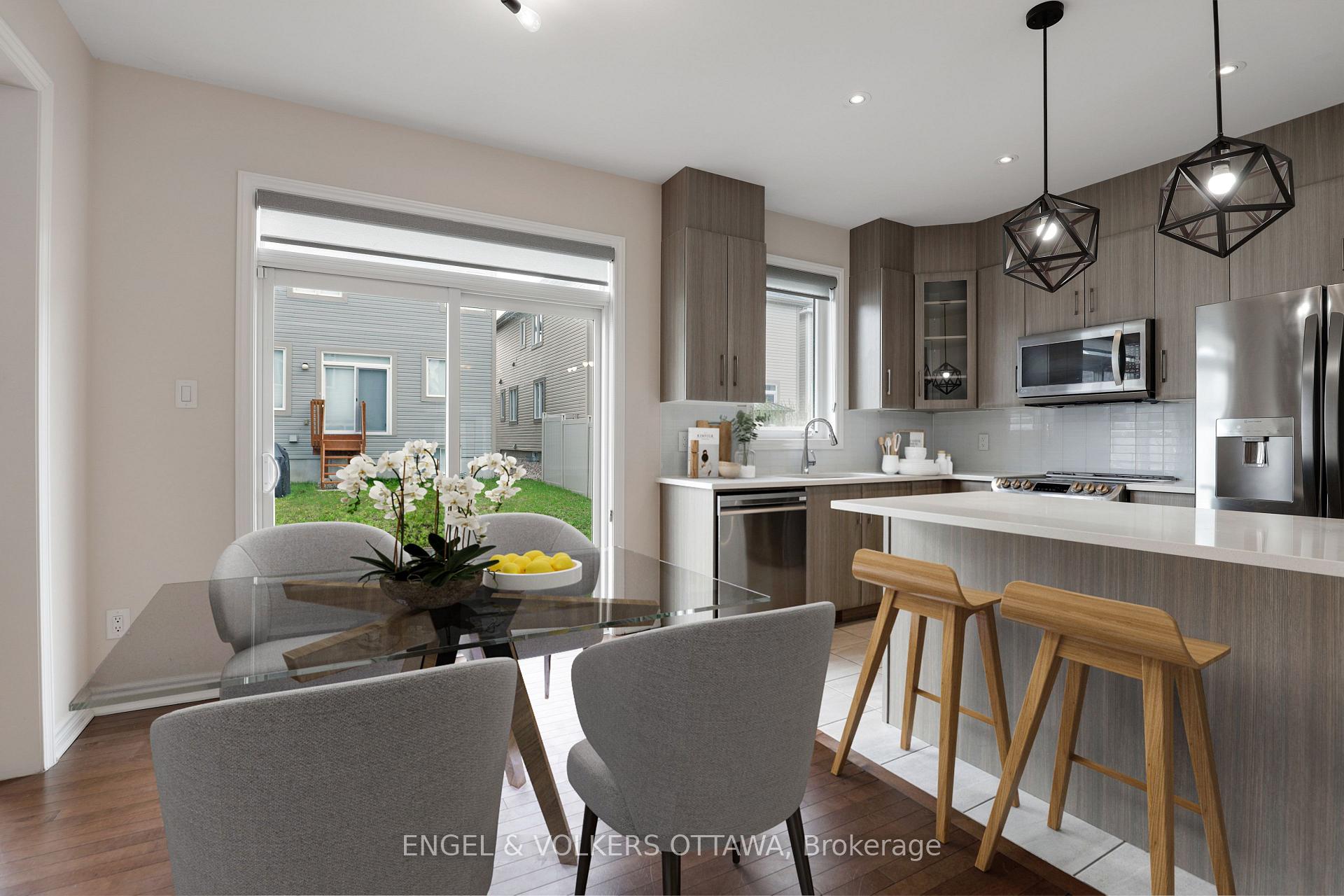 Photo 7 of 503 Hawkbirch Street, Ottawa, Kanata - Emerald Meadows/Trailwest — HOMEH