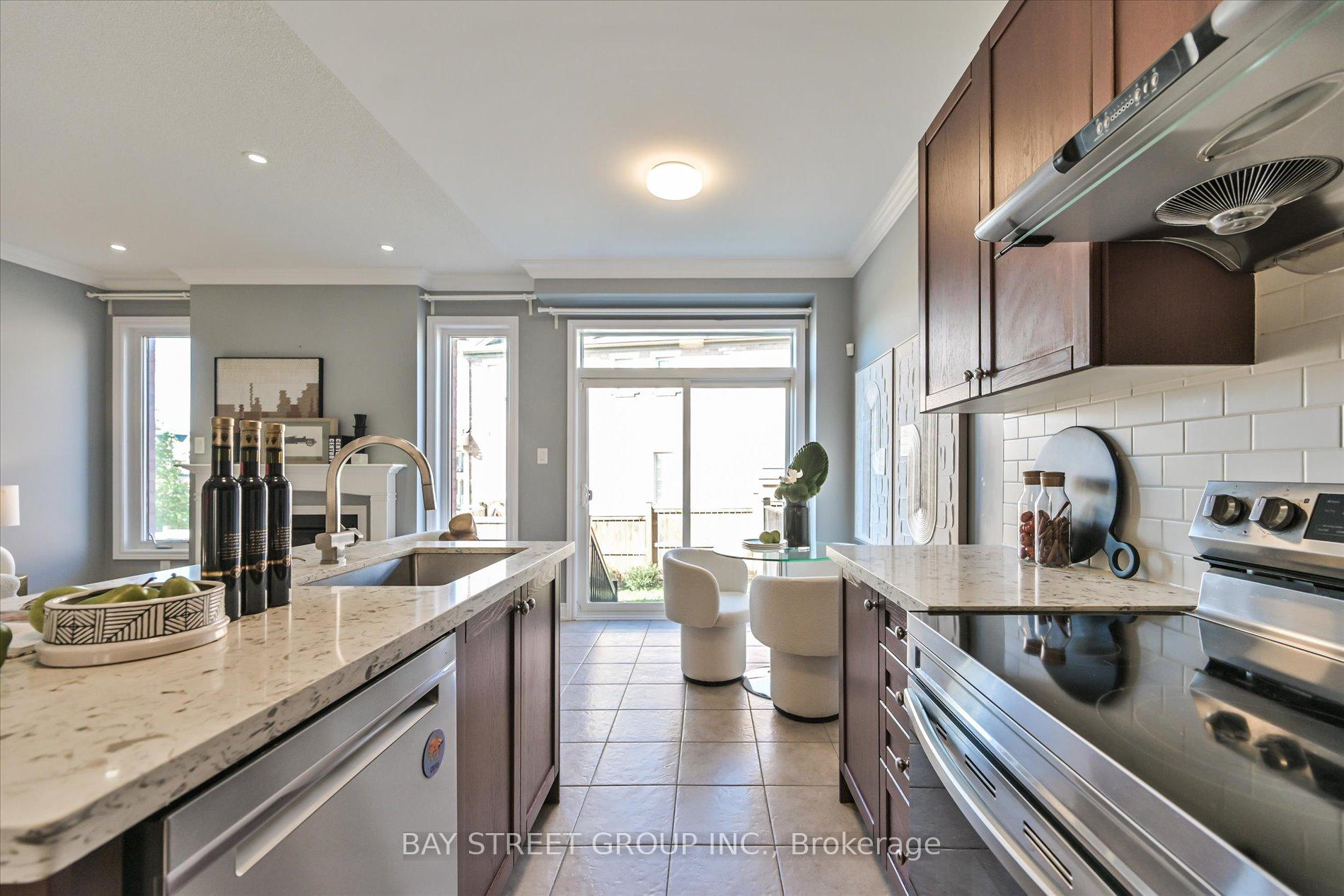 Photo 16 of 30 Harbord Street, Markham, Berczy — HOMEH