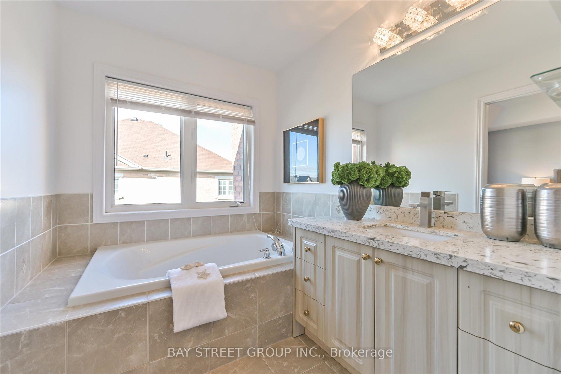 Photo 24 of 30 Harbord Street, Markham, Berczy — HOMEH