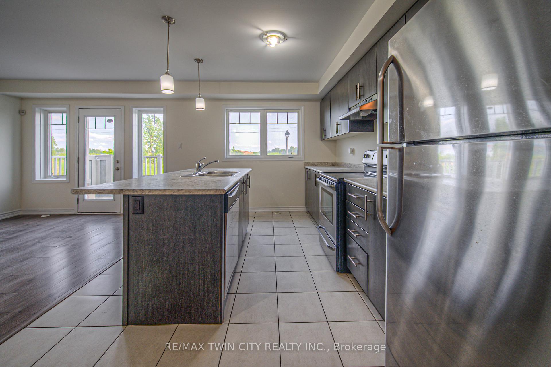 Photo 12 of 13 Outlook Terrace, Kitchener — HOMEH
