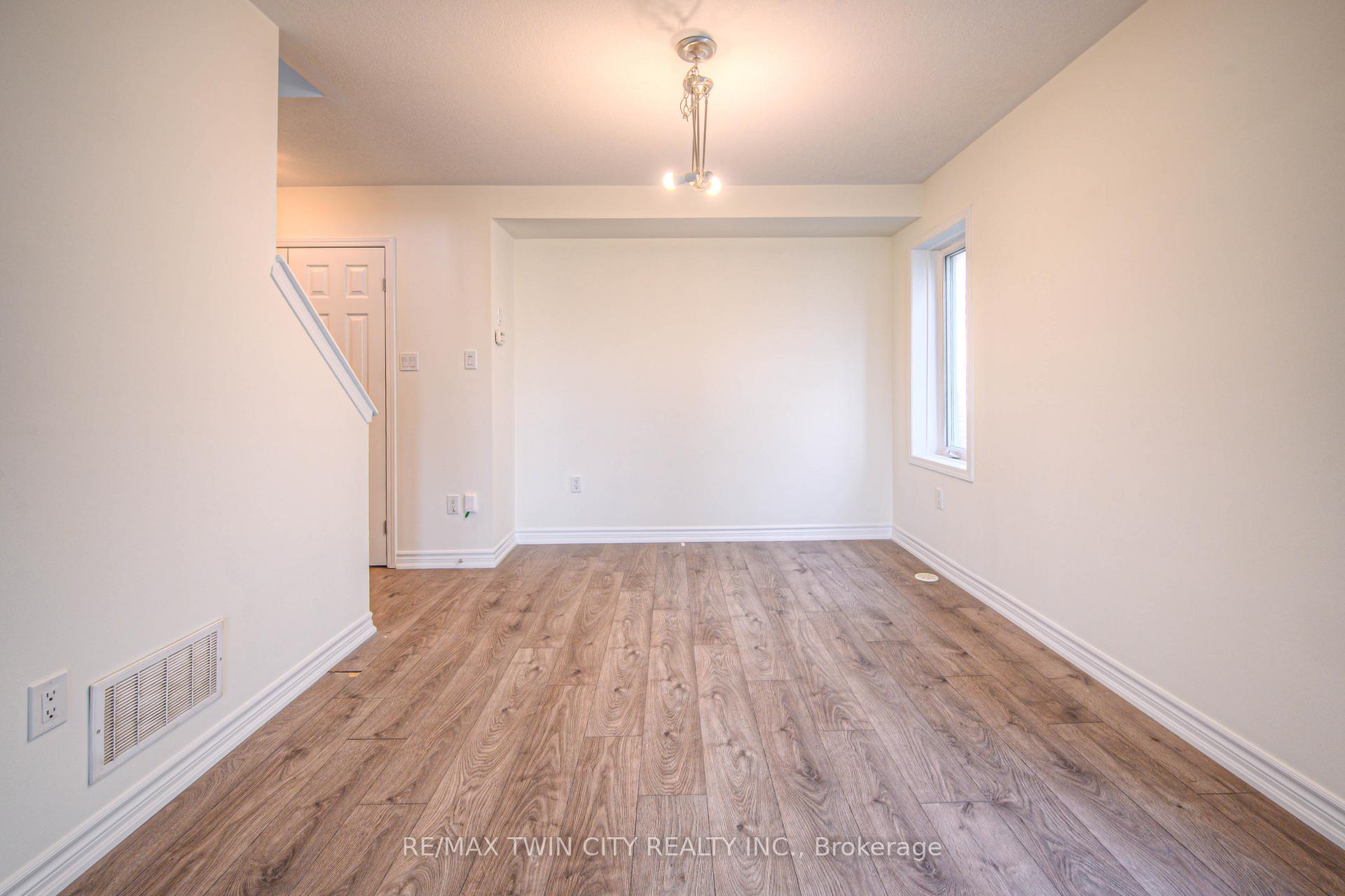 Photo 14 of 13 Outlook Terrace, Kitchener — HOMEH